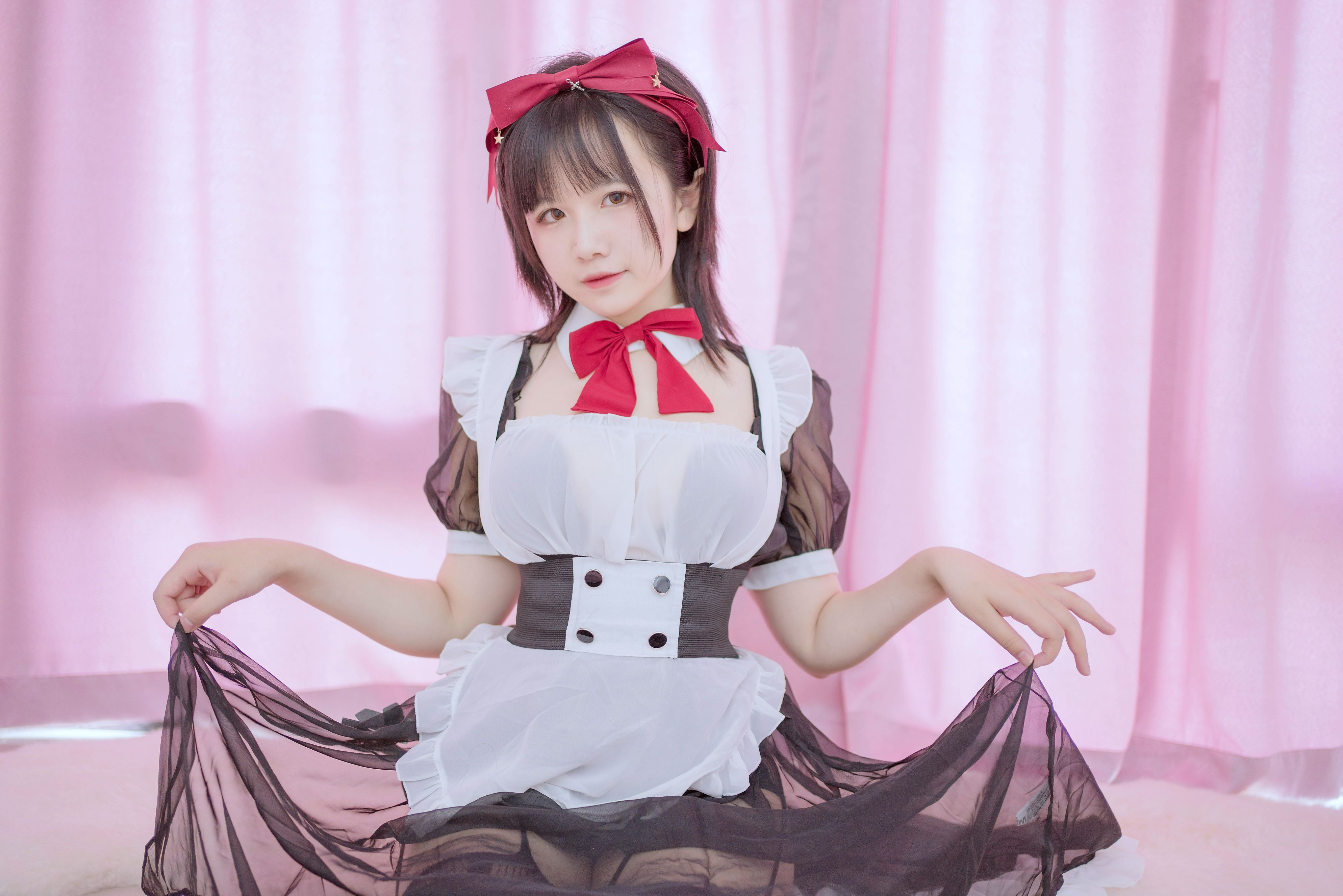 アハン は 今日 とても 嬉しい。 透明メイド