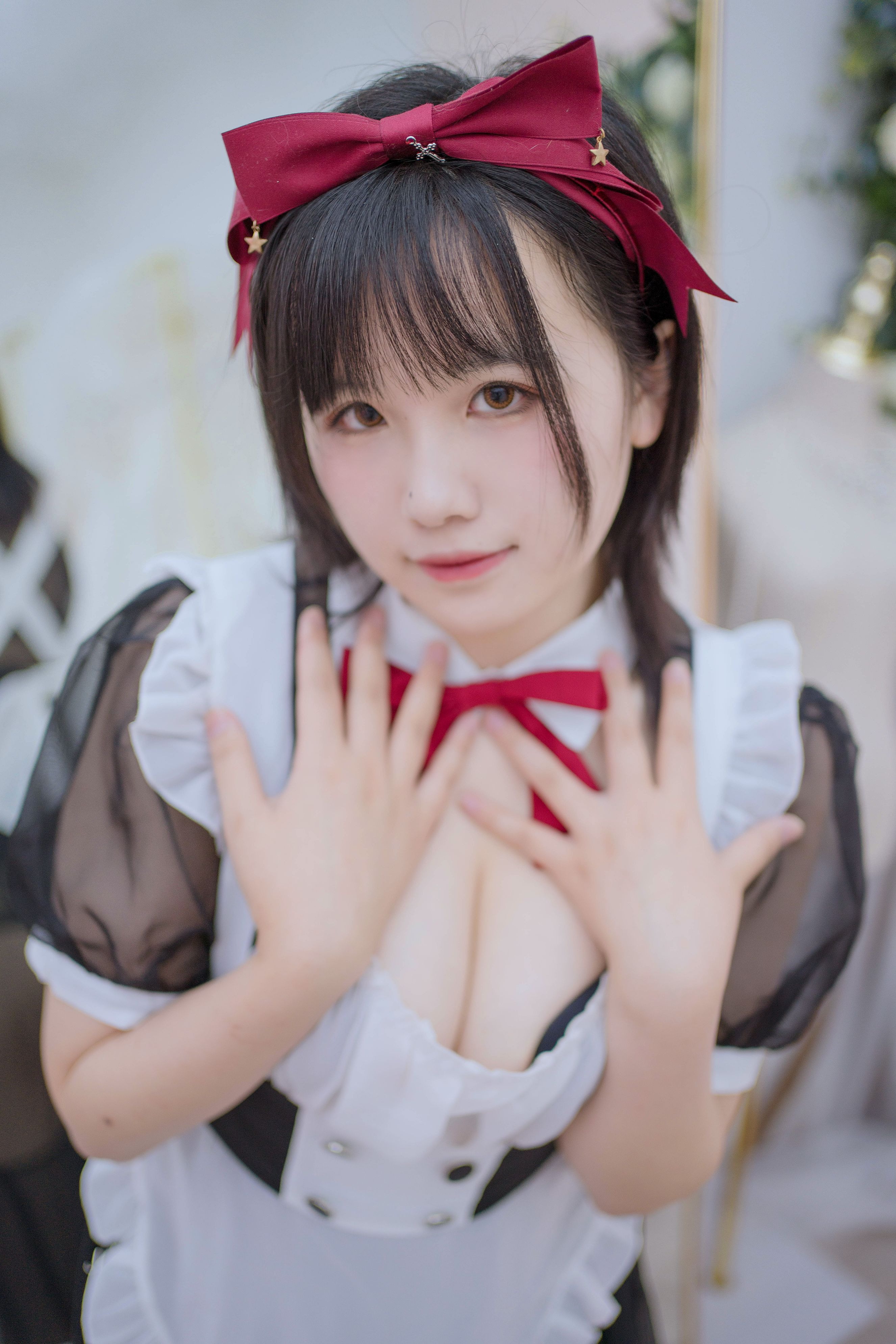 アハン は 今日 とても 嬉しい。 透明メイド