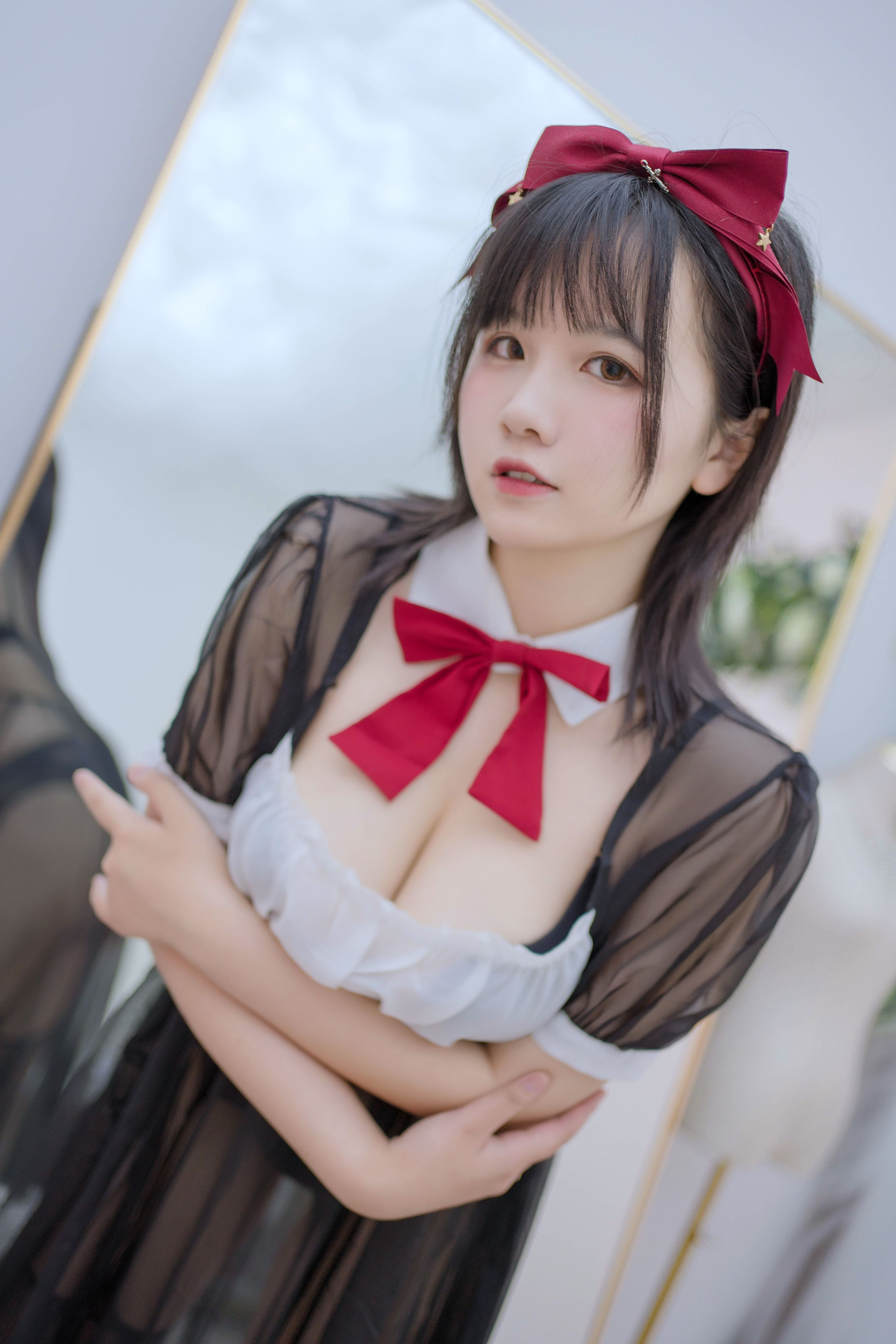 アハン は 今日 とても 嬉しい。 透明メイド