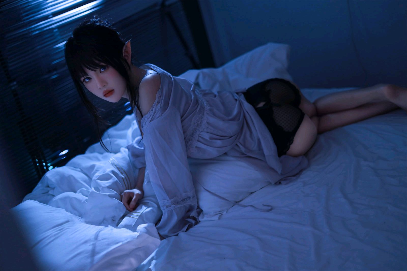 Sakura Tou Miao 盏月 Photo Set