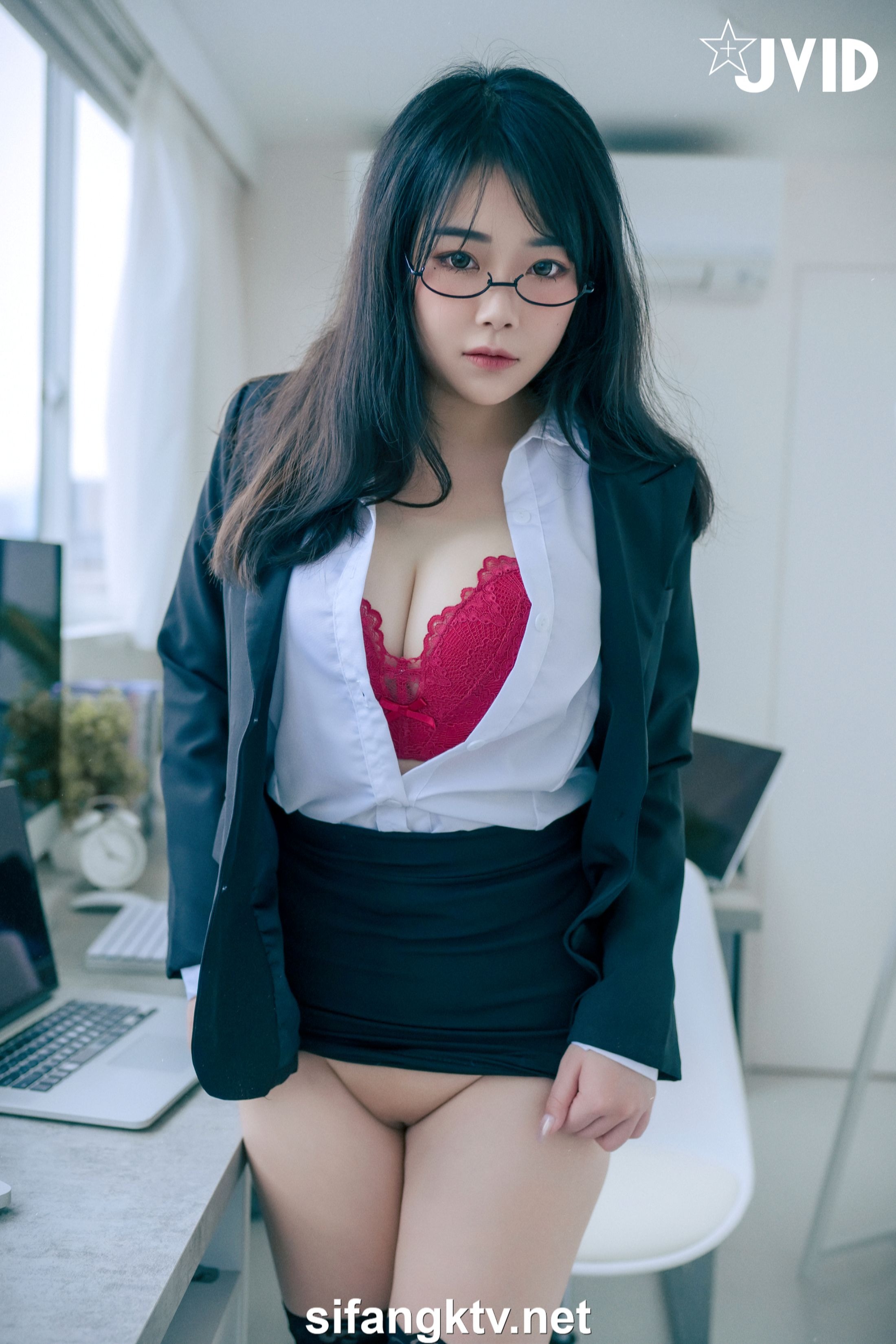 JVID] Thư ký gợi cảm dưới bàn làm việc – Ti Ti 88P