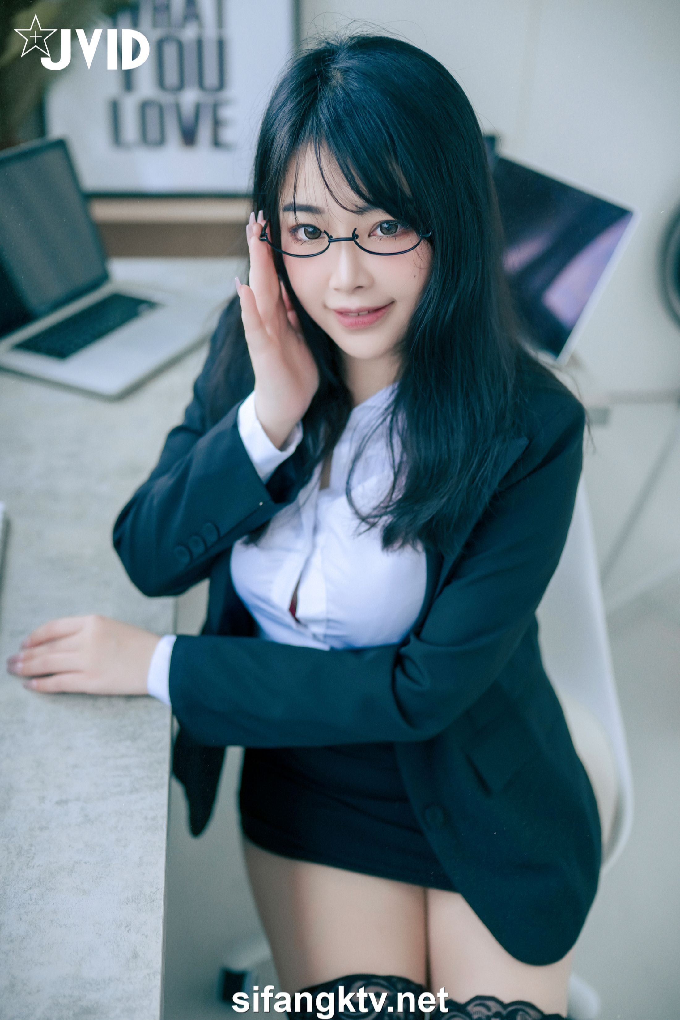 JVID] Thư ký gợi cảm dưới bàn làm việc – Ti Ti 88P