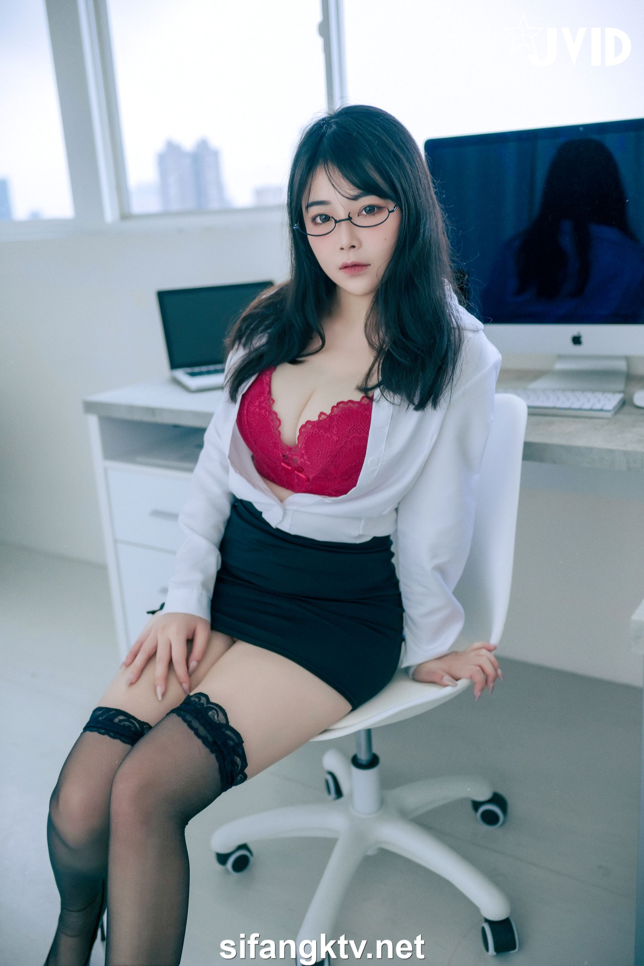 JVID] Thư ký gợi cảm dưới bàn làm việc – Ti Ti 88P