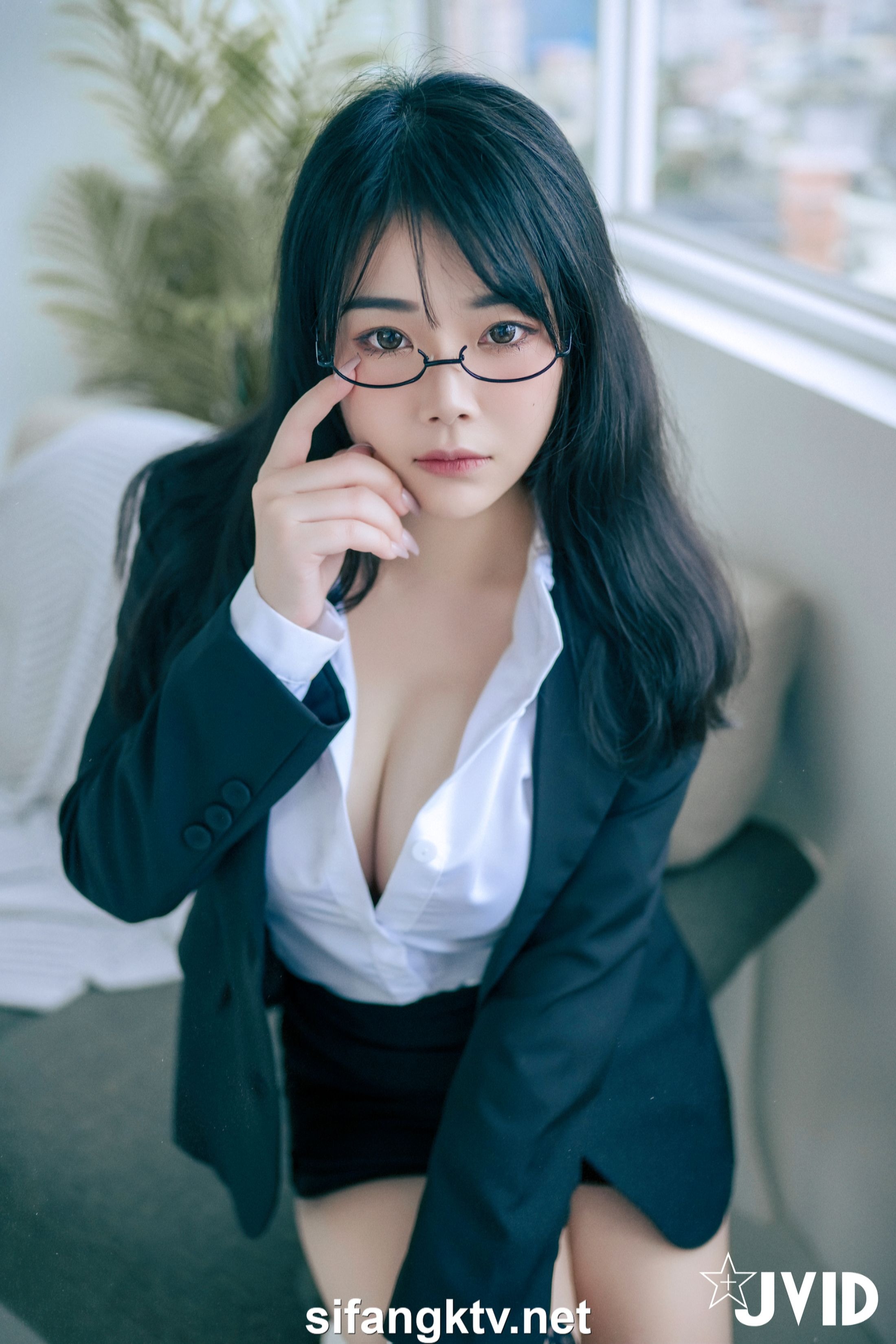 JVID] Thư ký gợi cảm dưới bàn làm việc – Ti Ti 88P