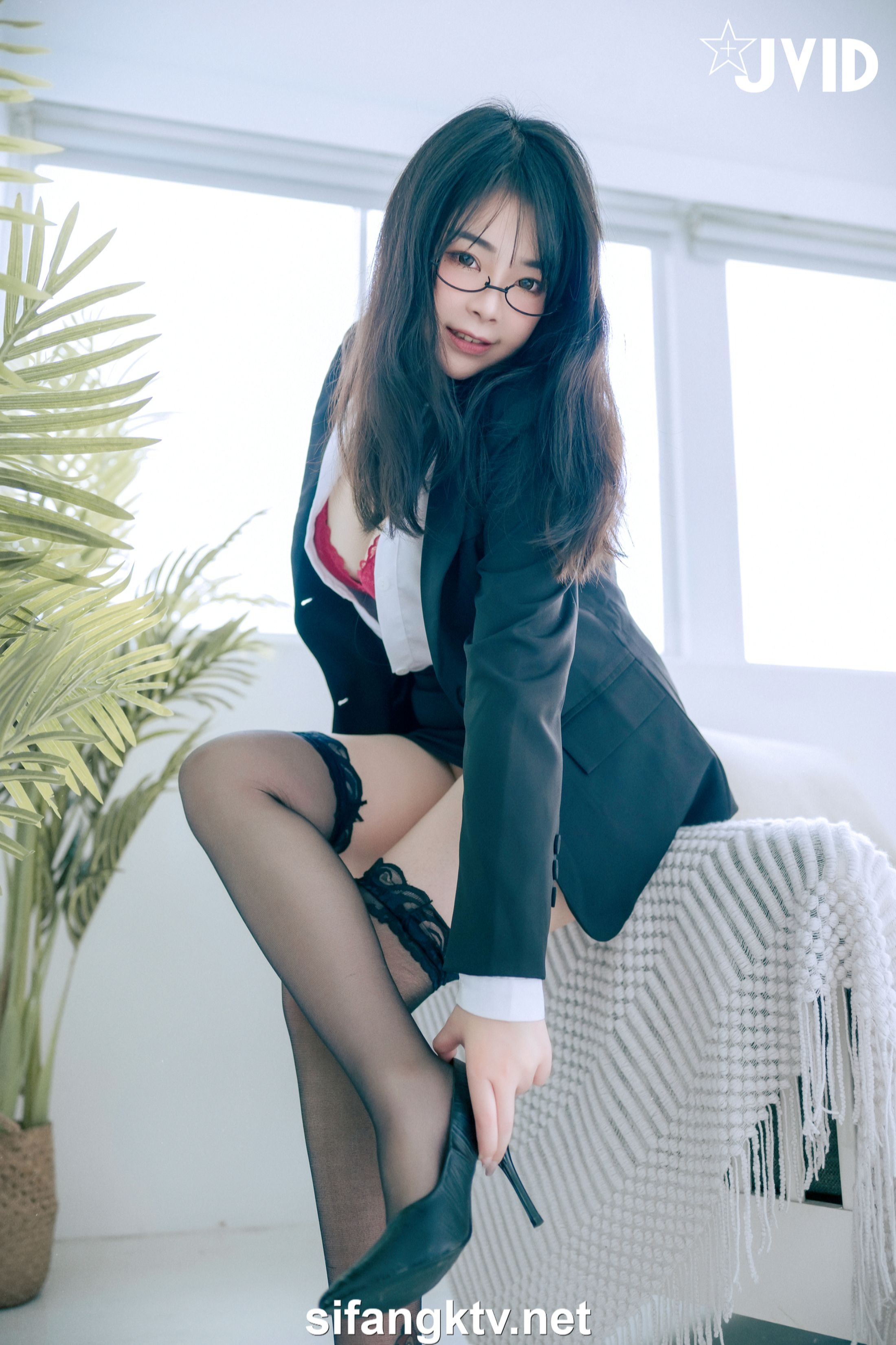 [JVID] Sexy Secretary Under Office Desk - Titi 88P