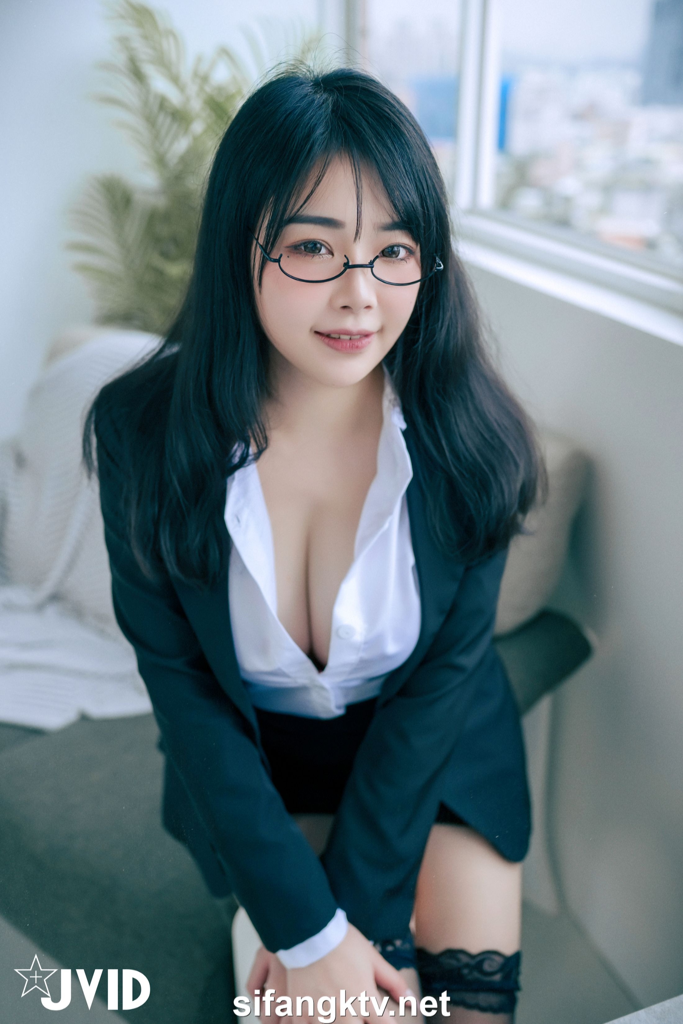 JVID] Thư ký gợi cảm dưới bàn làm việc – Ti Ti 88P