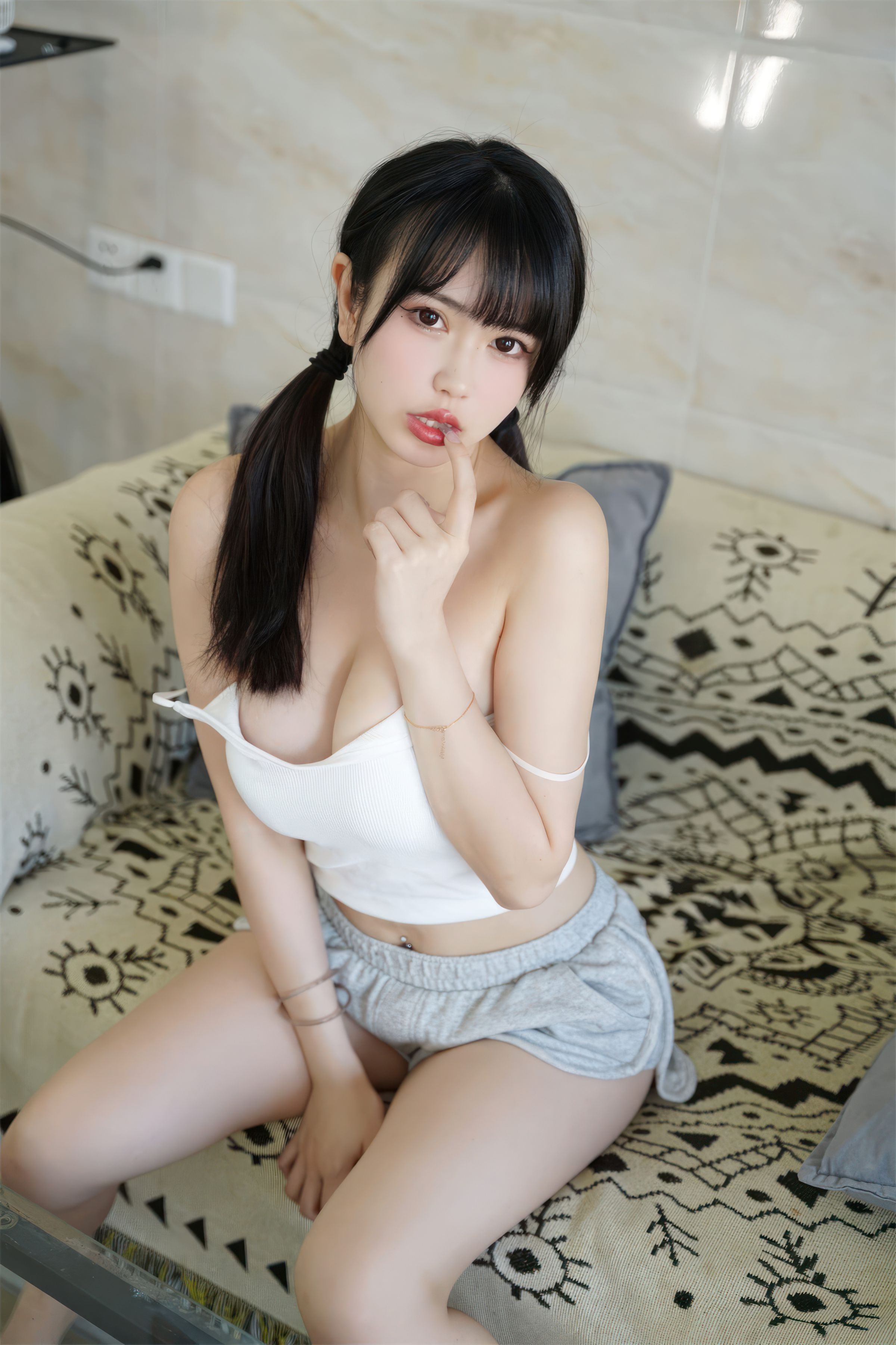 Tina is so seductive, white pure desire suspender, 27P