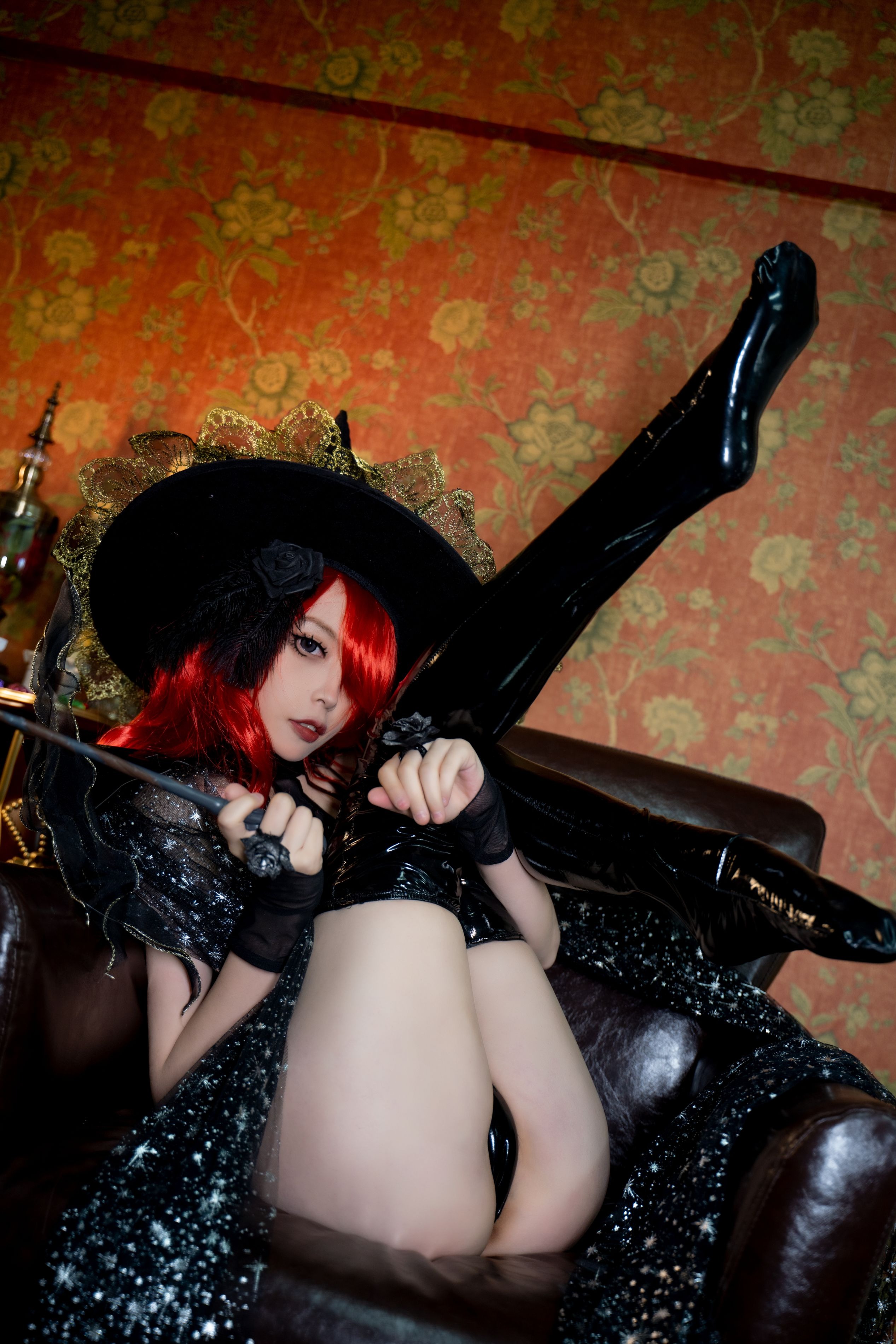 A Yin Halloween Witch 35P
