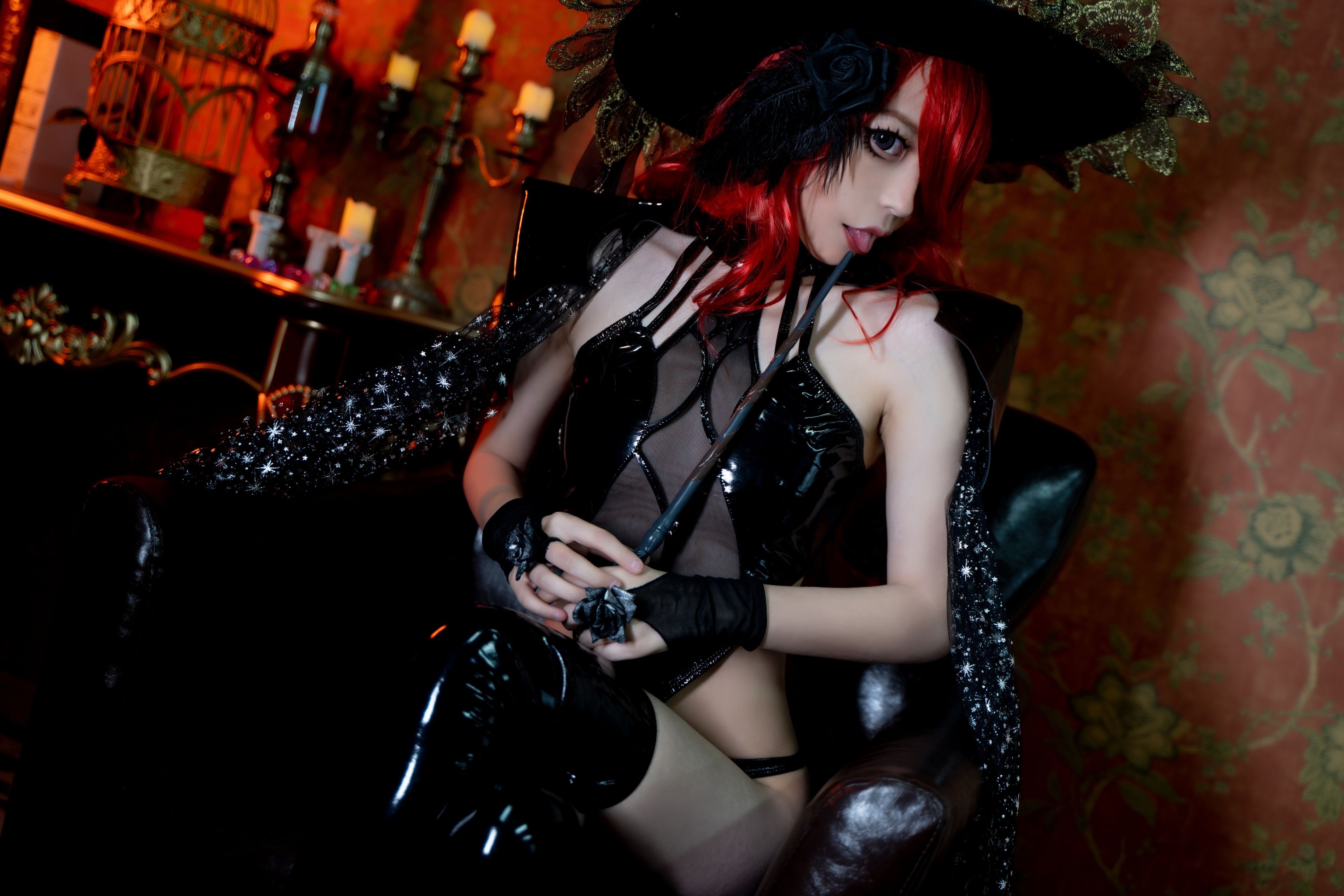 A Ngân Phù Thủy Halloween 35P