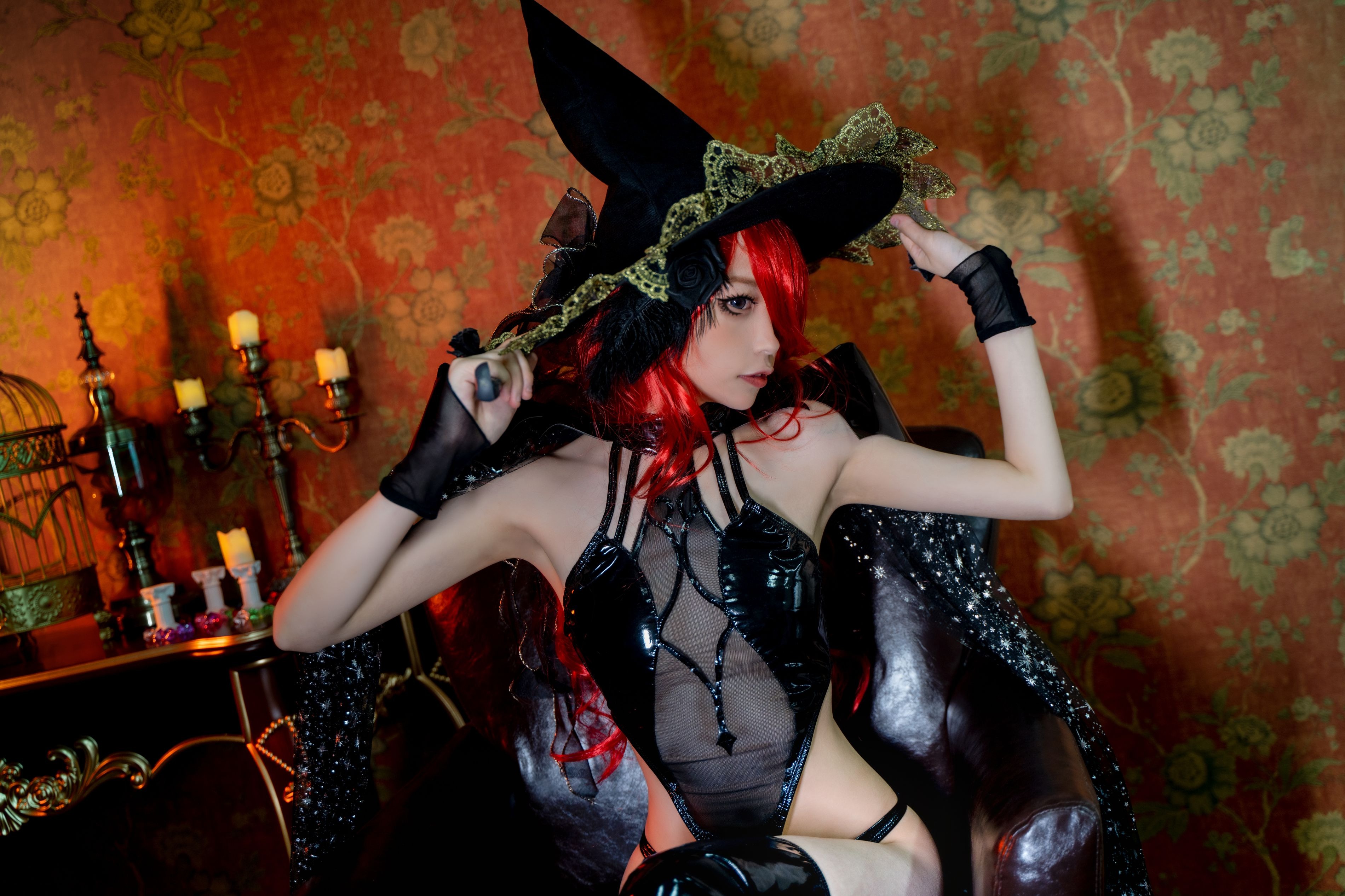 A Ngân Phù Thủy Halloween 35P