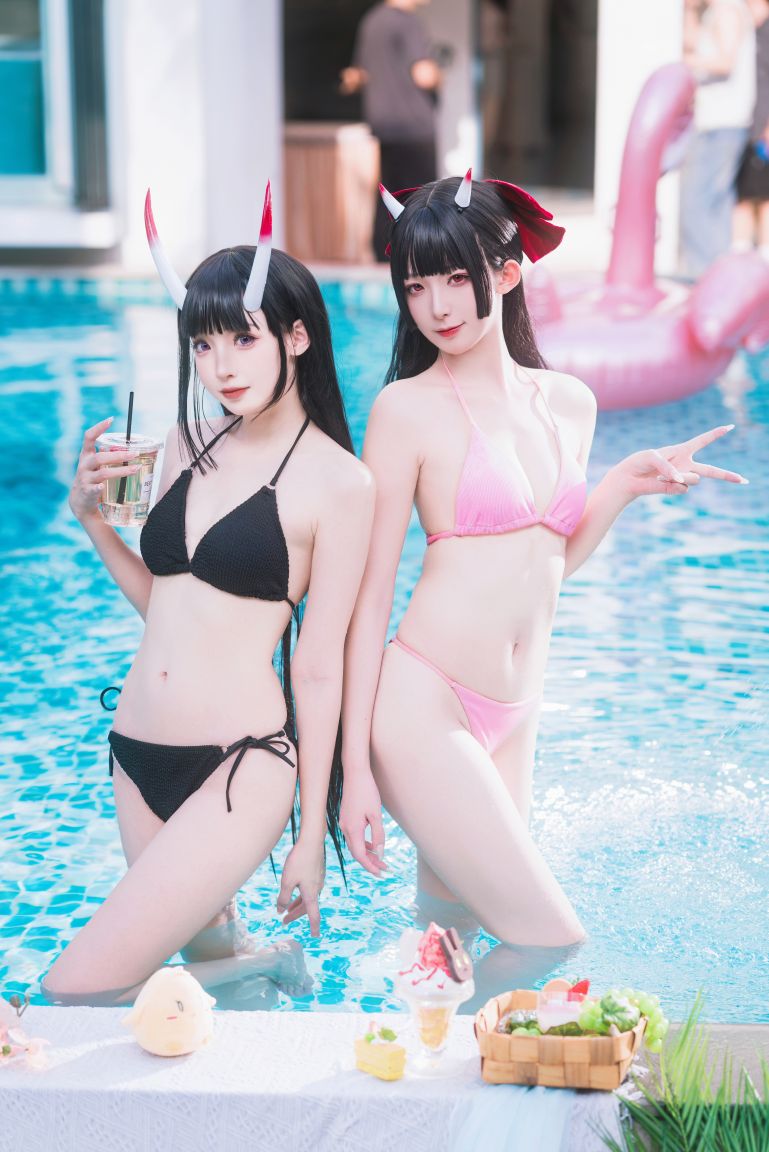 Feng Jiangjiang, Zumu Zi, Noshiro x Sake Nio Swimsuit