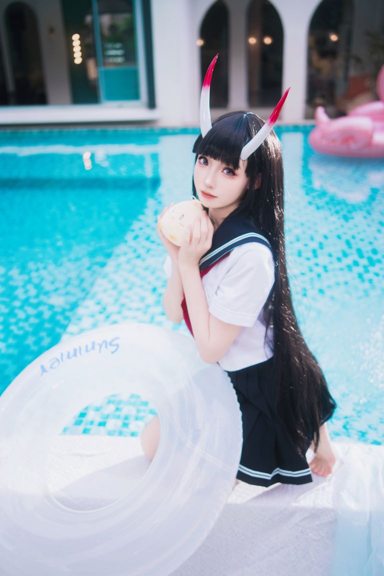 Feng Jiangjiang, Zumu Zi, Noshiro x Sake Nio Swimsuit