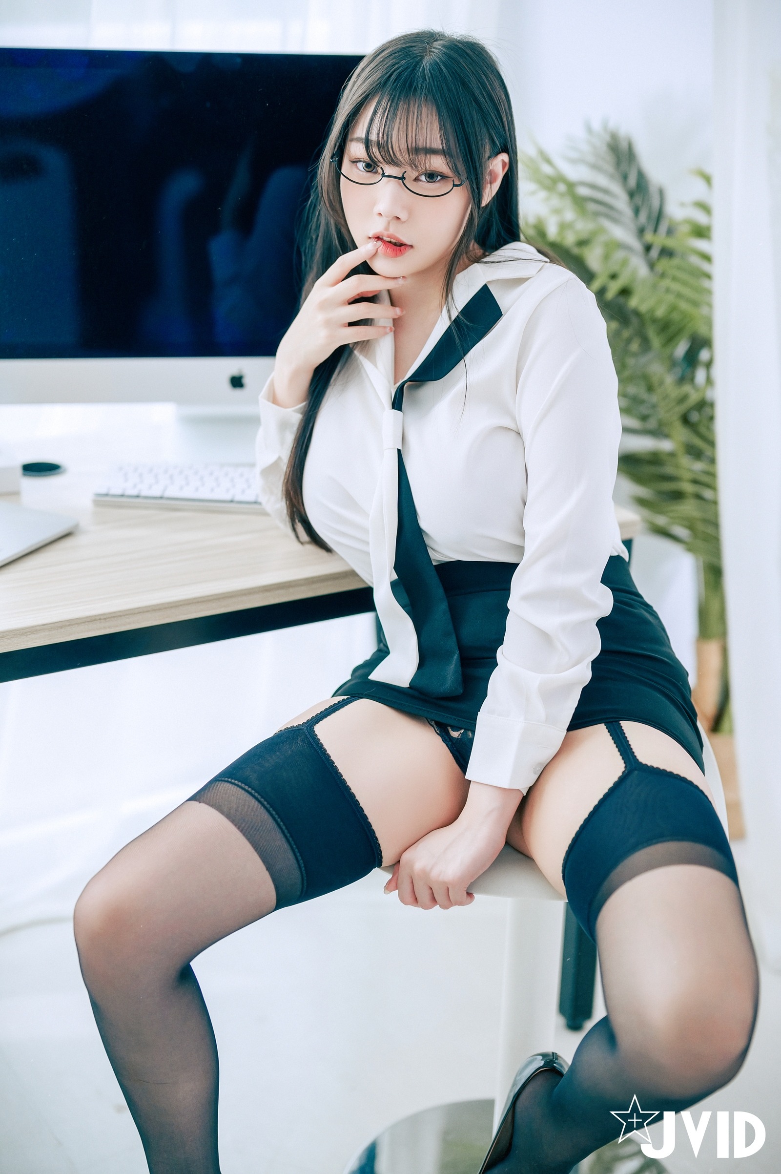 JVID] Y Hân Slivia - Nữ thư ký siêu ngực lớn 159P