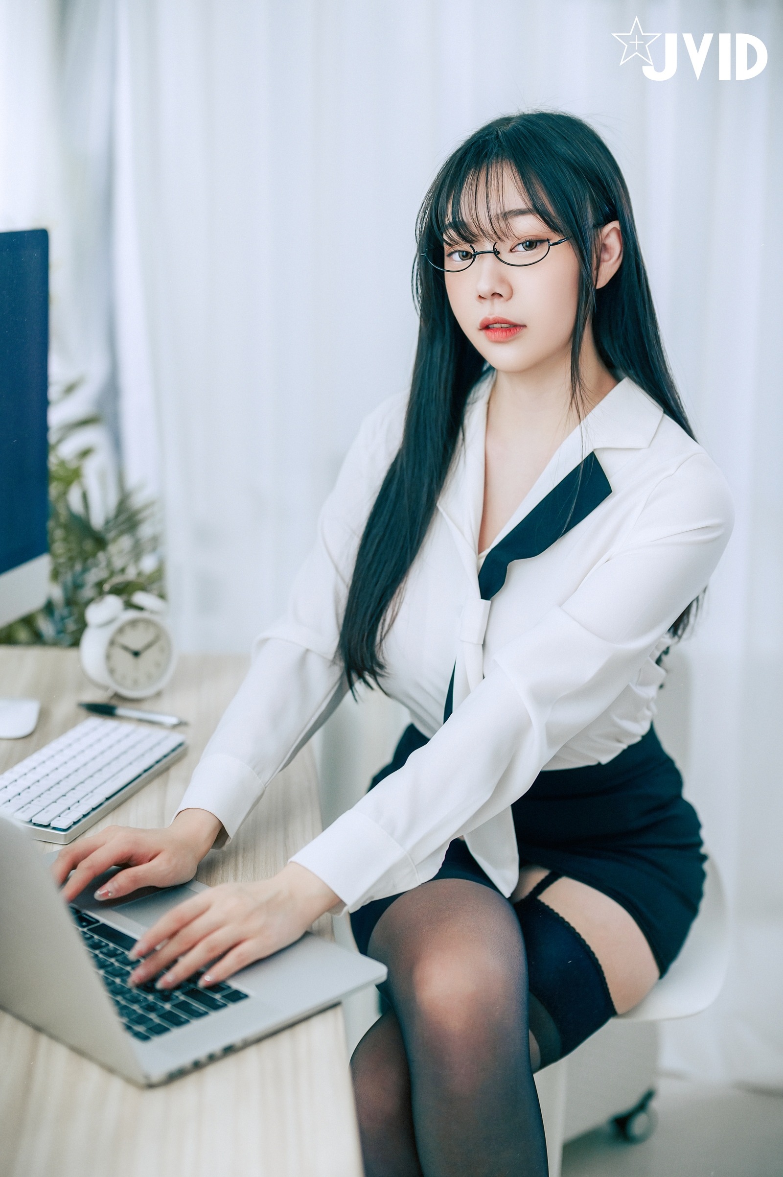 JVID] Y Hân Slivia - Nữ thư ký siêu ngực lớn 159P