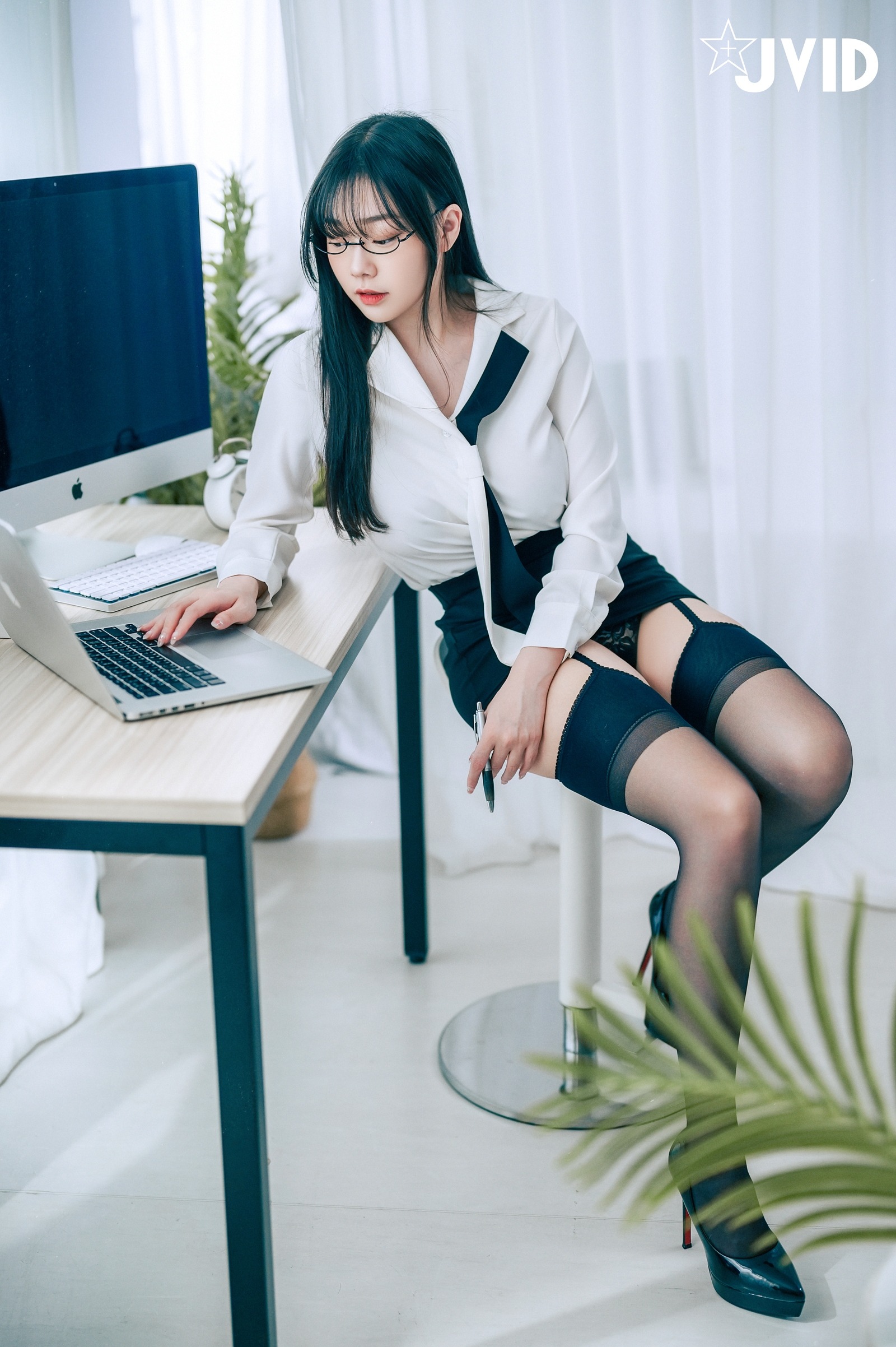 JVID] Y Hân Slivia - Nữ thư ký siêu ngực lớn 159P