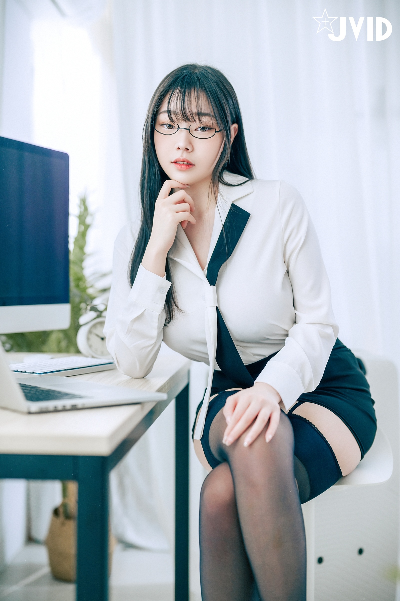 JVID] Y Hân Slivia - Nữ thư ký siêu ngực lớn 159P