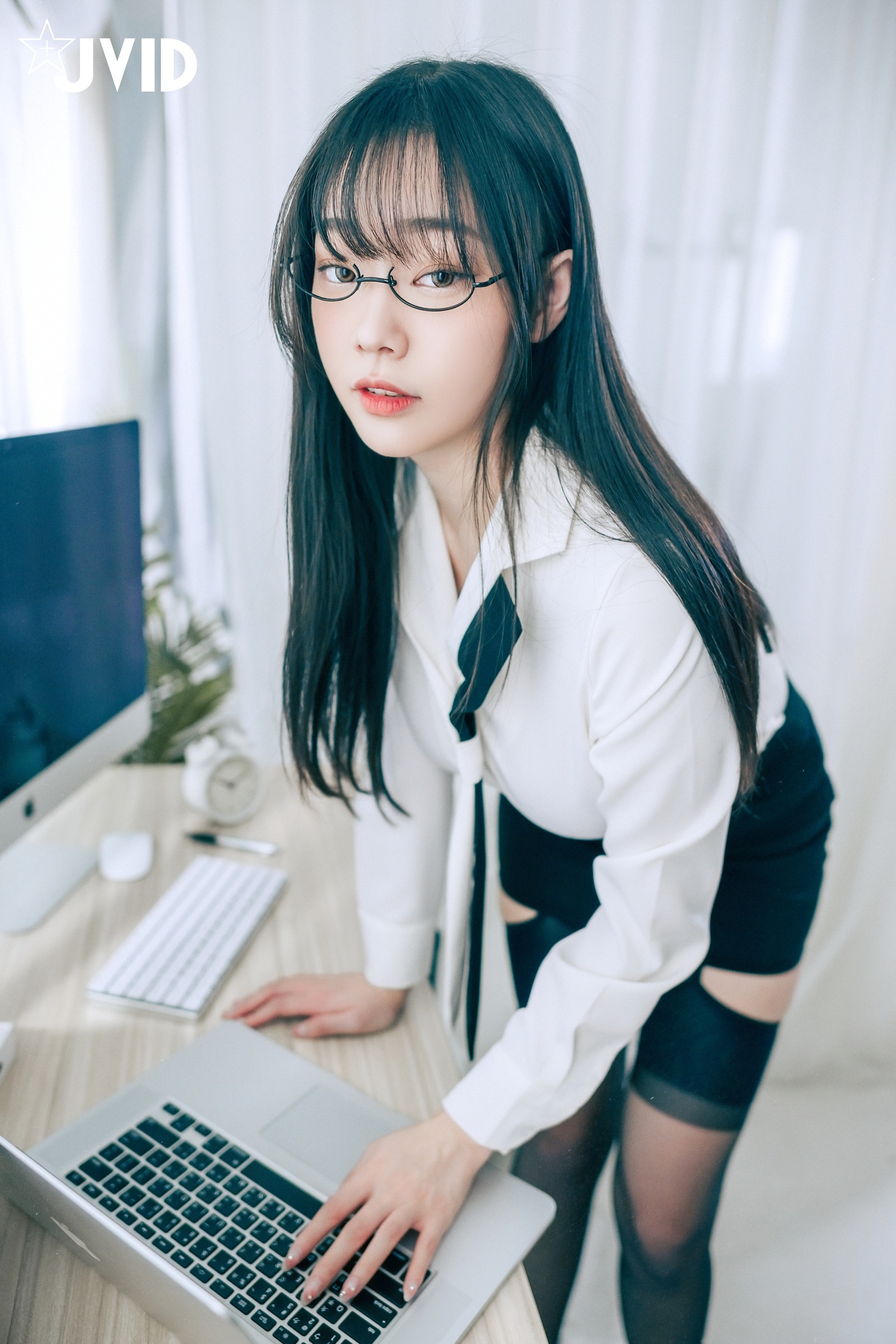 JVID] Y Hân Slivia - Nữ thư ký siêu ngực lớn 159P