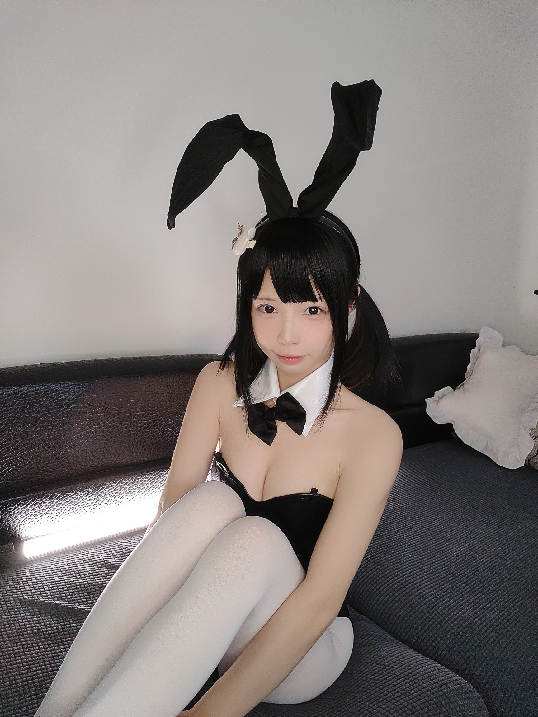 100,000 Zhen Ji Volt White Silk Rabbit Girl 60P
