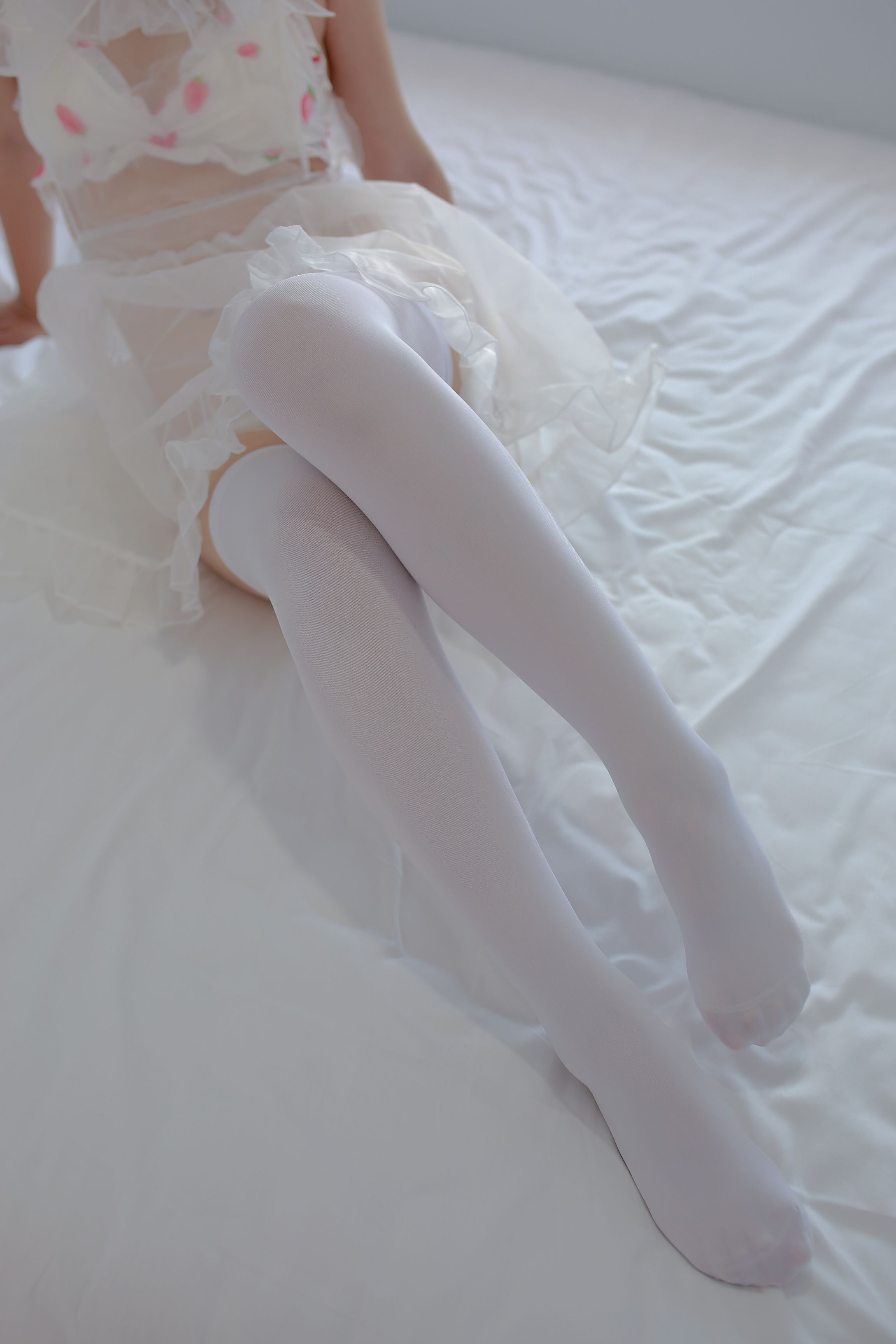 FBG Strawberry White Gauze 101P