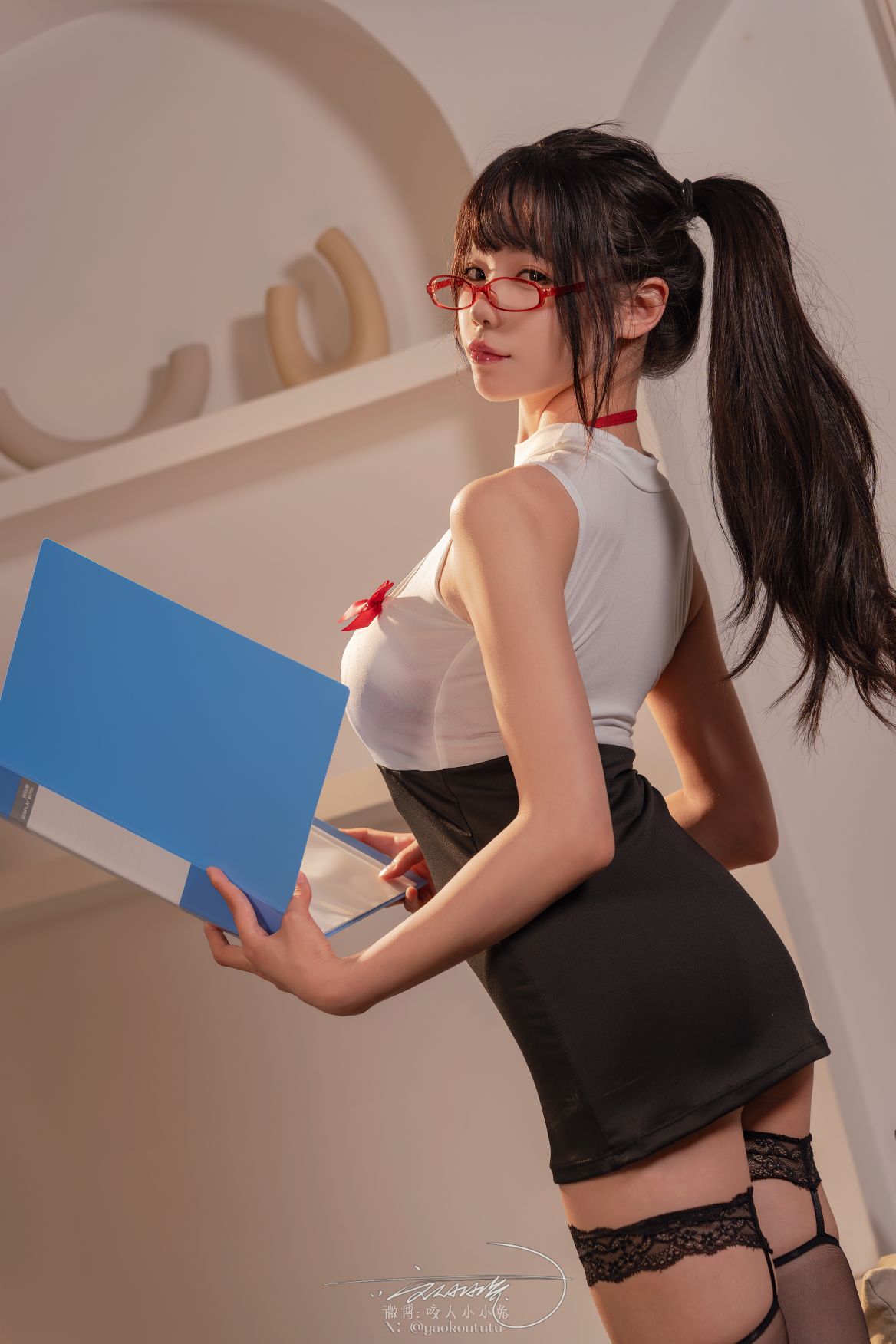 Yao Nhân Tiểu Tiểu Thỏ  Nian Nian Đoàn Tử Thỏ - Ngũ Nguyệt Nguyệt Phiếu Đặc Điển 『Gia Đình Giáo Viên Tư Thụ Khóa』 [44P1V-1.07GB