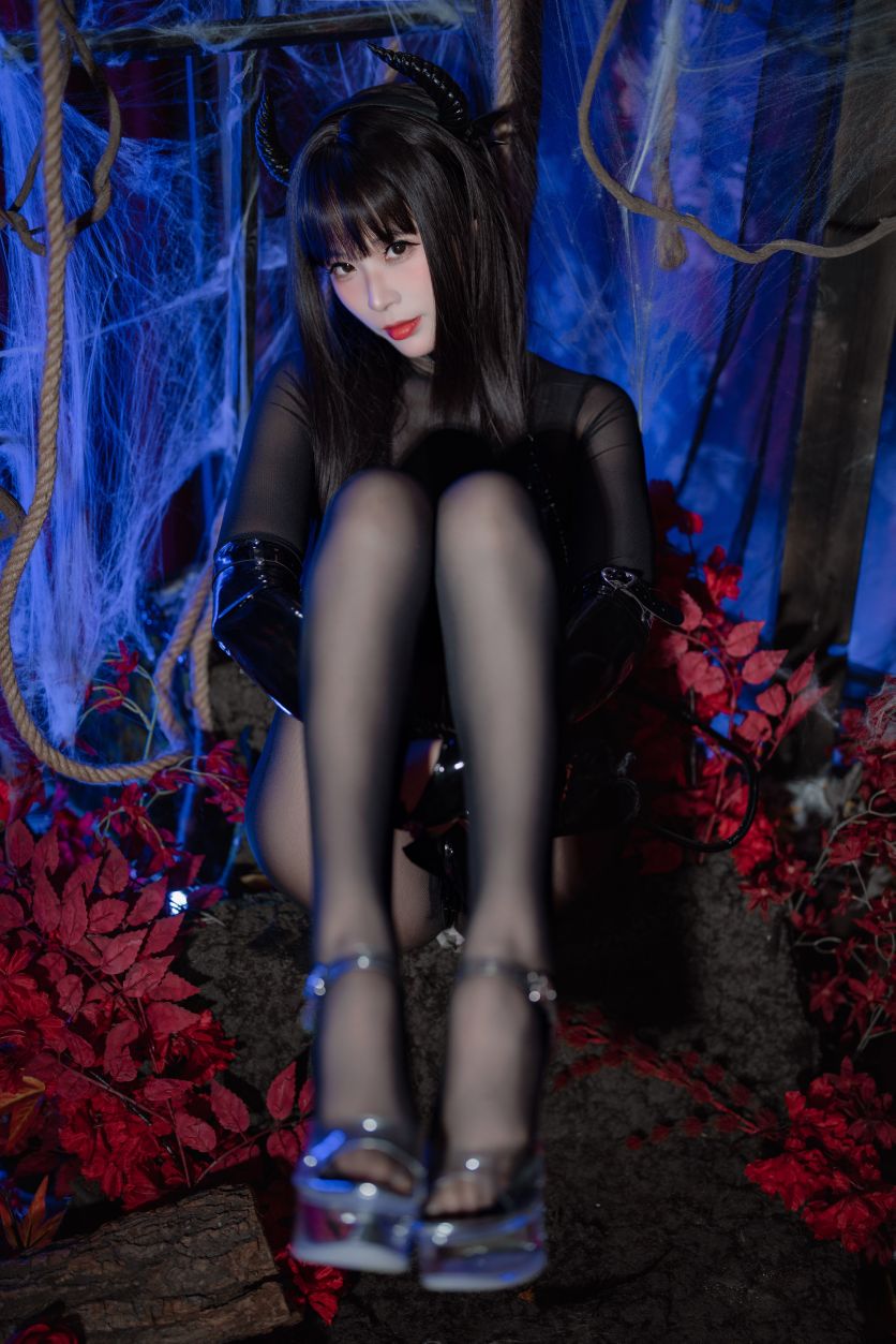 Huyền Tiêu Học chị - Yêu nữ Halloween [100p1v-674MB