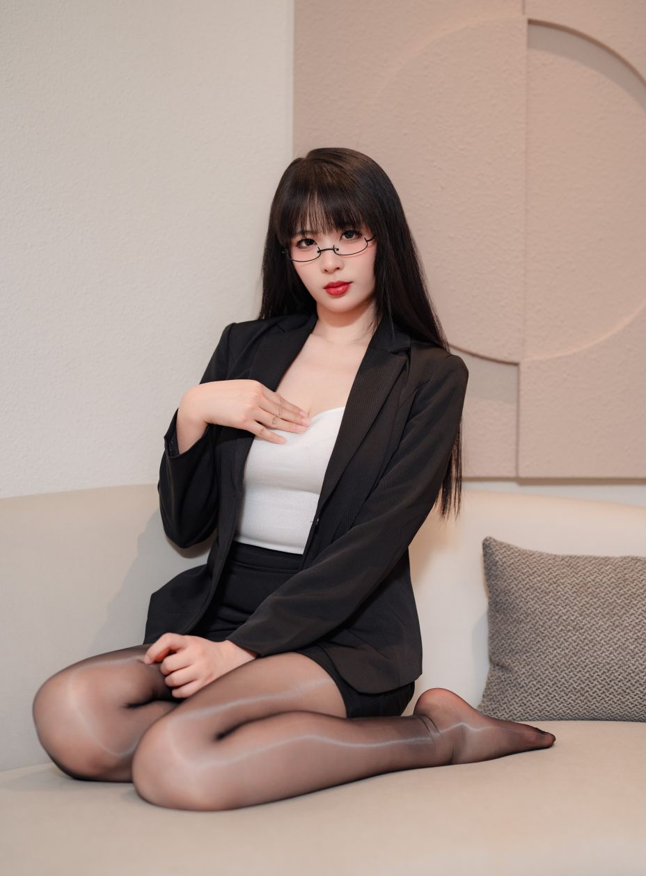 センショウ先輩 - 下班後OL [72p-253MB