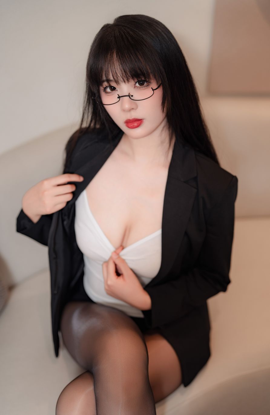 センショウ先輩 - 下班後OL [72p-253MB