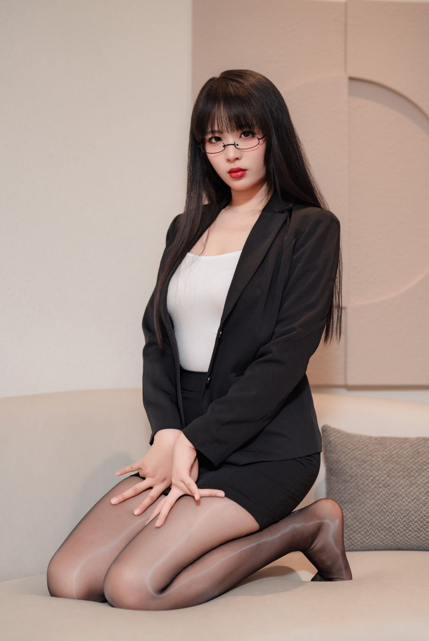 センショウ先輩 - 下班後OL [72p-253MB