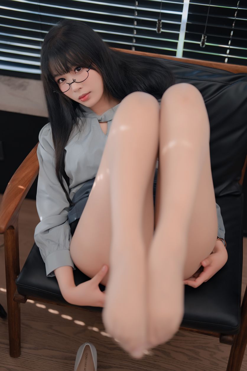 현소 선배 - 파란 치마 OL[170p4v-1.47G