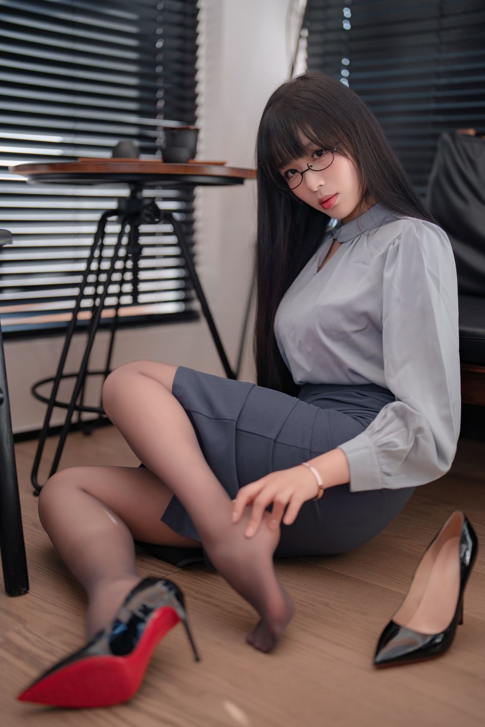 轩萧学姐 - 蓝裙OL[170p4v-1.47G]