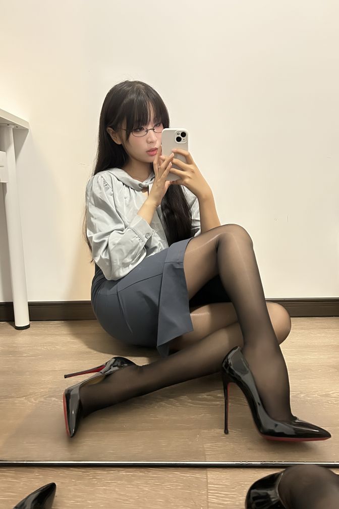 현소 선배 - 파란 치마 OL[170p4v-1.47G