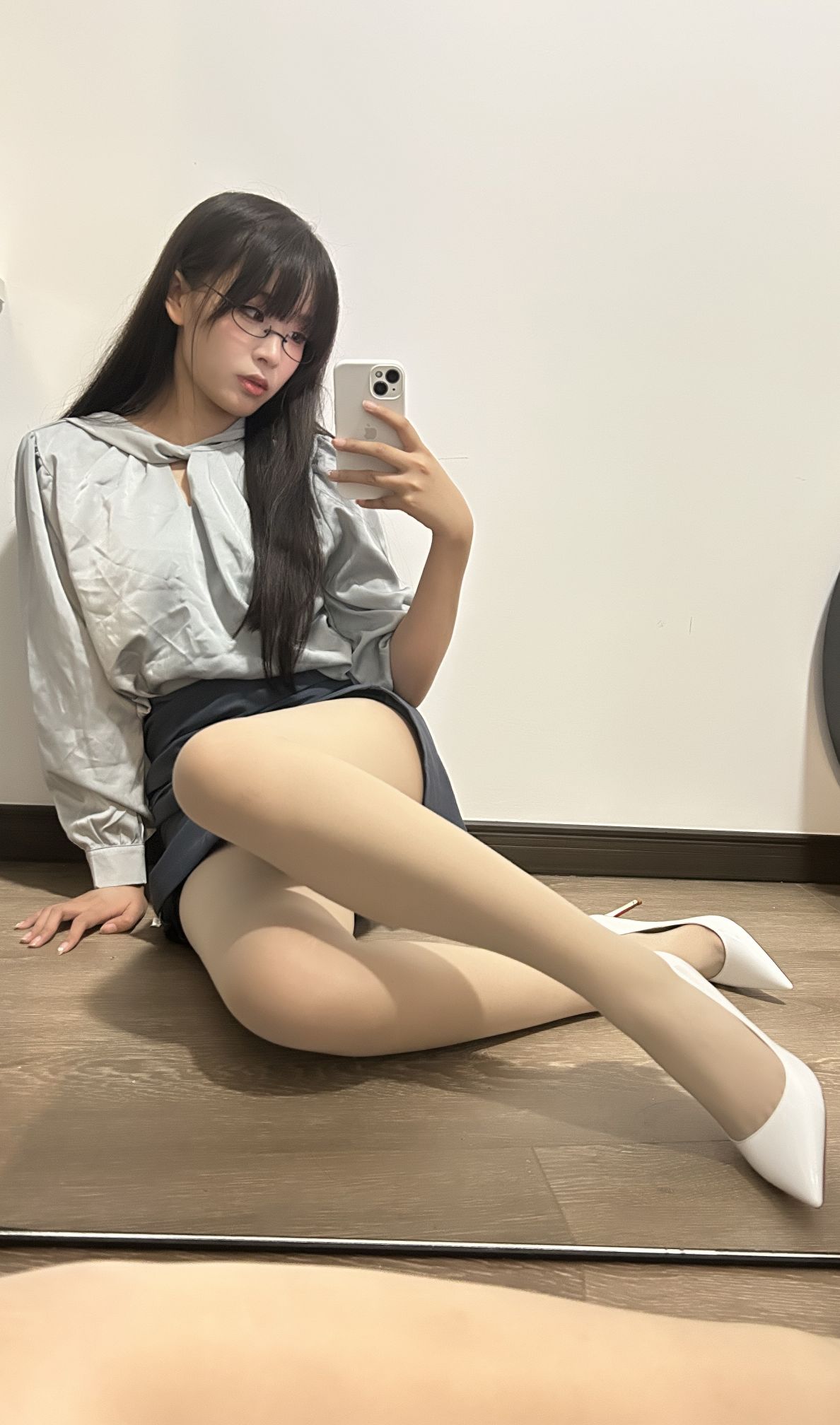 현소 선배 - 파란 치마 OL[170p4v-1.47G