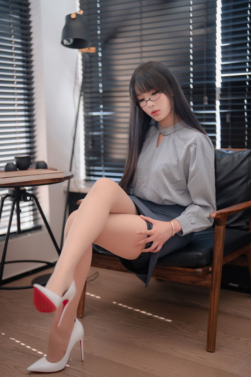 현소 선배 - 파란 치마 OL[170p4v-1.47G