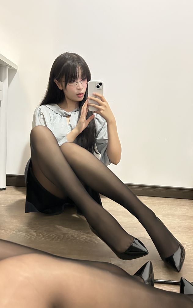 현소 선배 - 파란 치마 OL[170p4v-1.47G