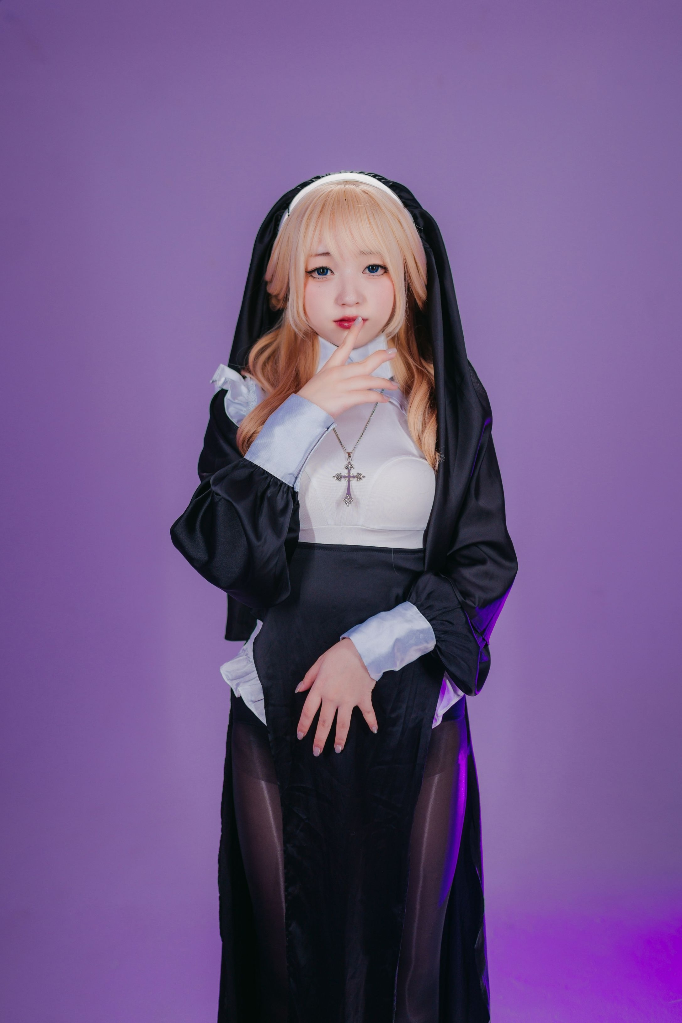 カリン 聖堂修女 151P