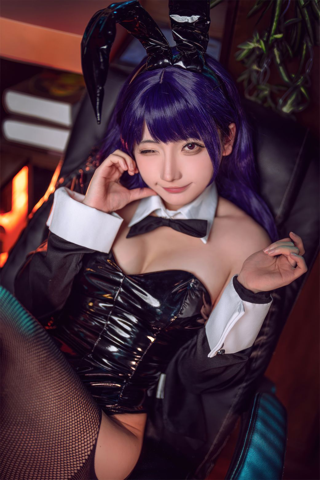 은 삼이 아니라 세 w - 키타가와 마린 보라색 머리 토끼 소녀