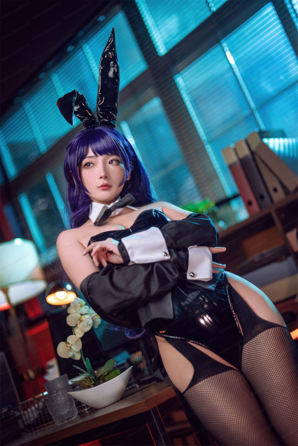 Là Ba Không Phải Thế w - Kitagawa Marin, Cô gái bunny tóc tím