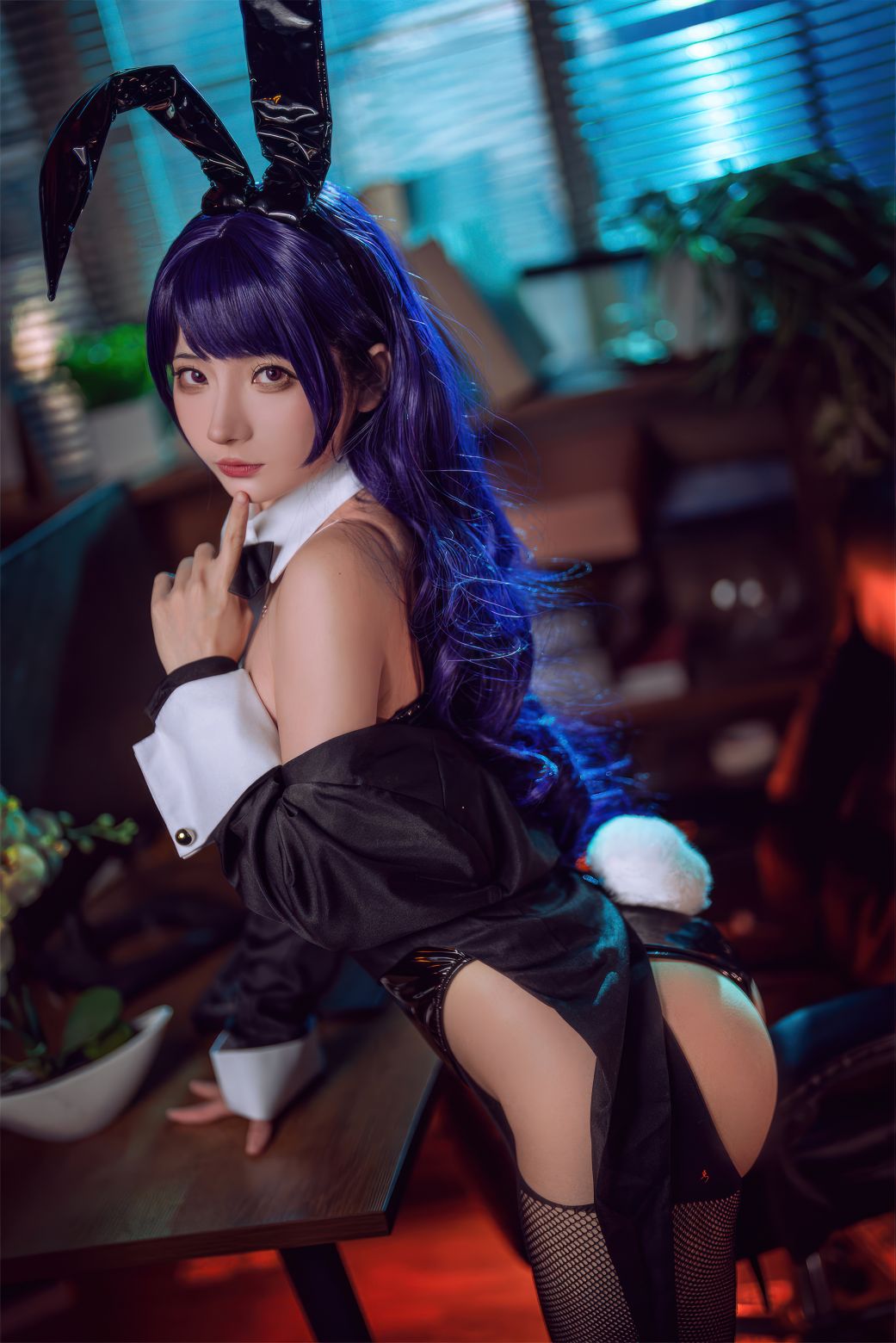 Là Ba Không Phải Thế w - Kitagawa Marin, Cô gái bunny tóc tím