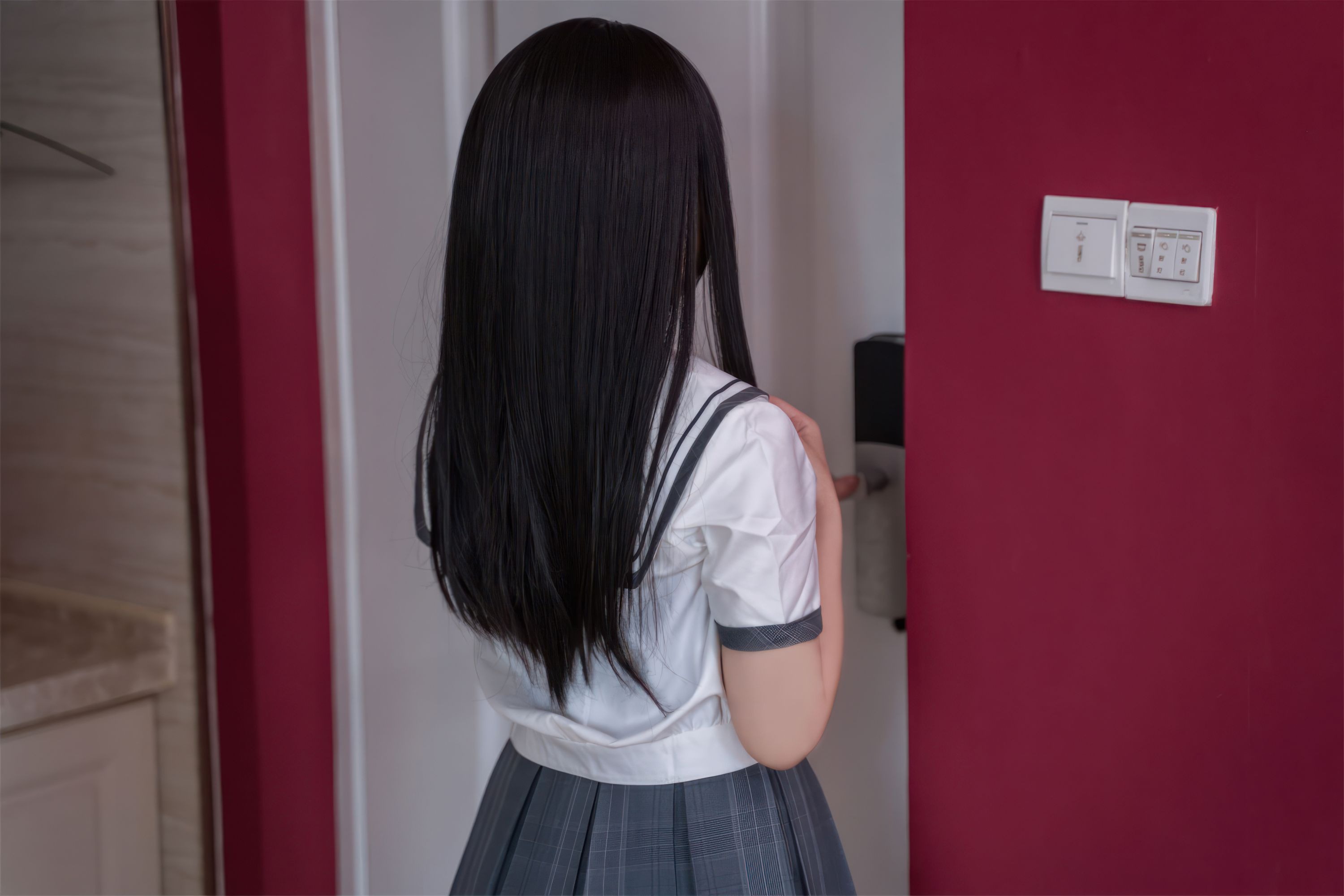 Hu Sen Sen: After Work OL2 108P