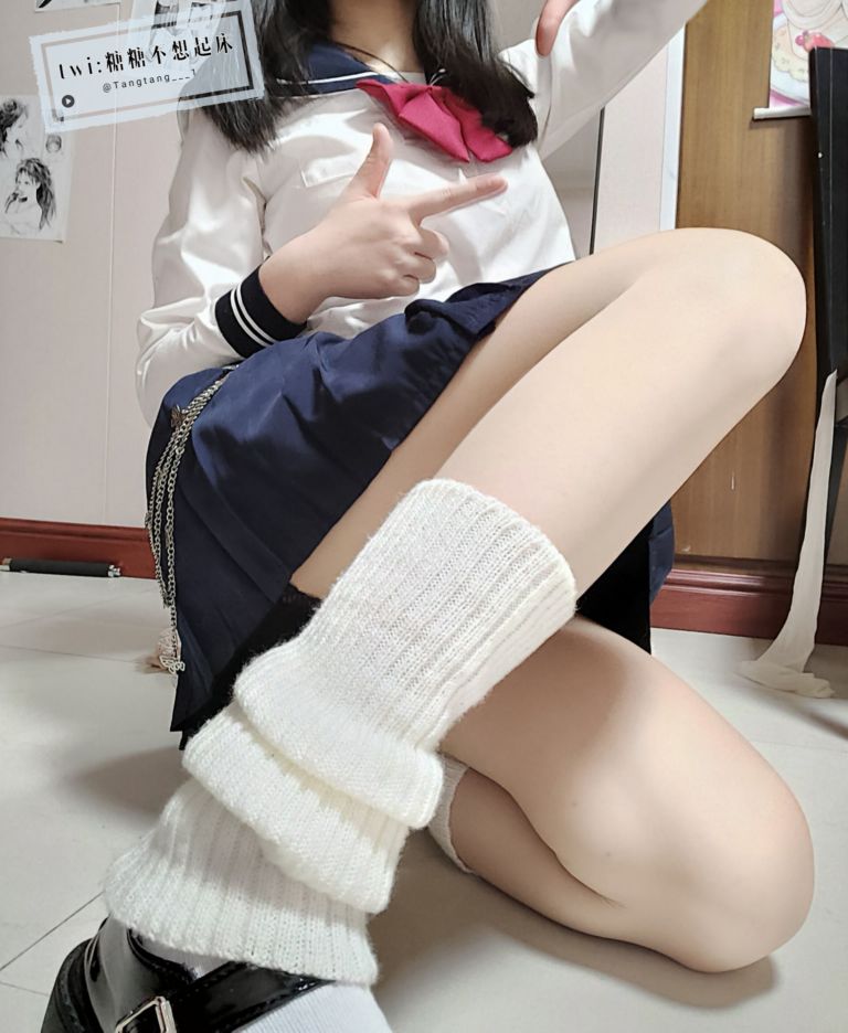 JK制服：糖糖不想起床 - 學生制服