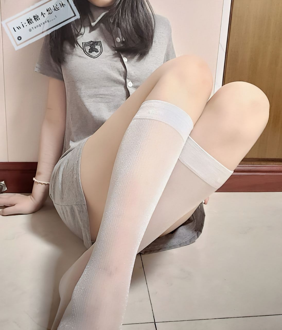 糖糖不想起床 - 灰色連衣裙