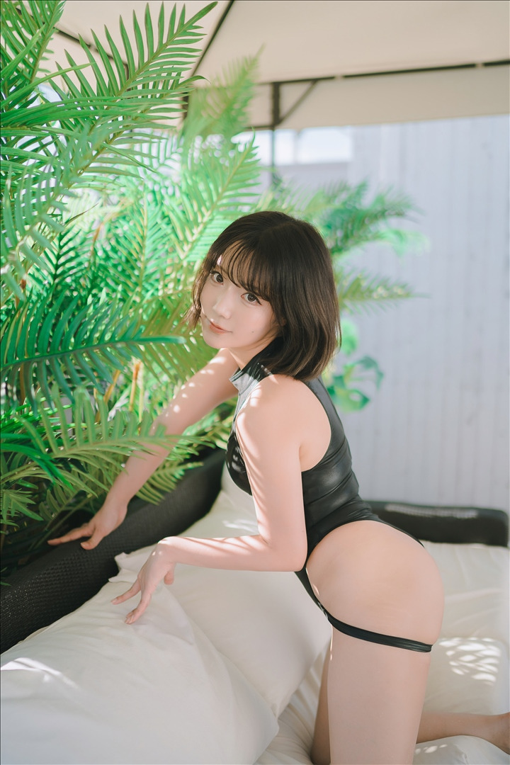 Jiejie Celia - Cạnh bơi Pharfaite [58P-288MB] 20240626k