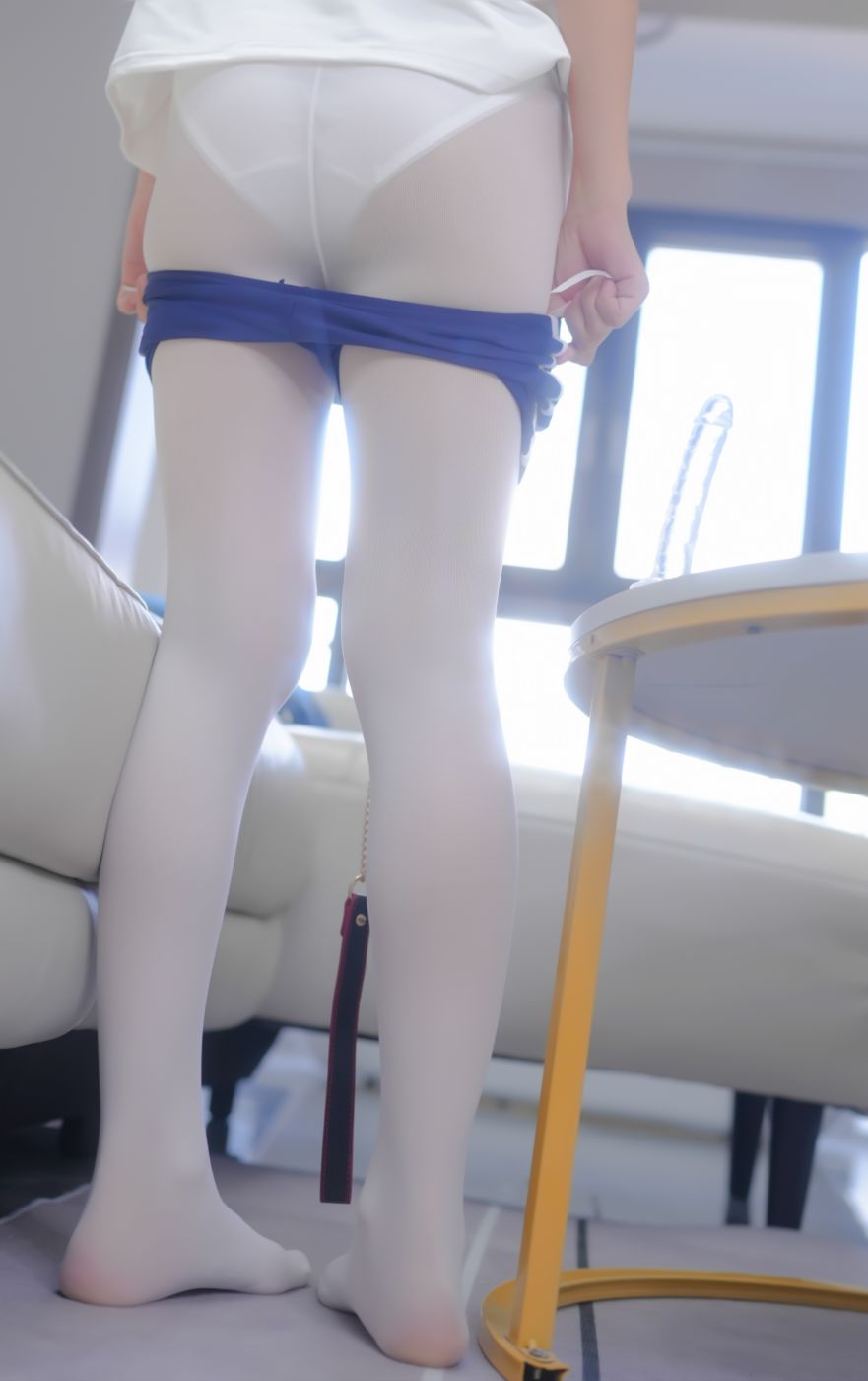 緊急企劃-小婕-校服白絲-R18 [65P1V-944M]