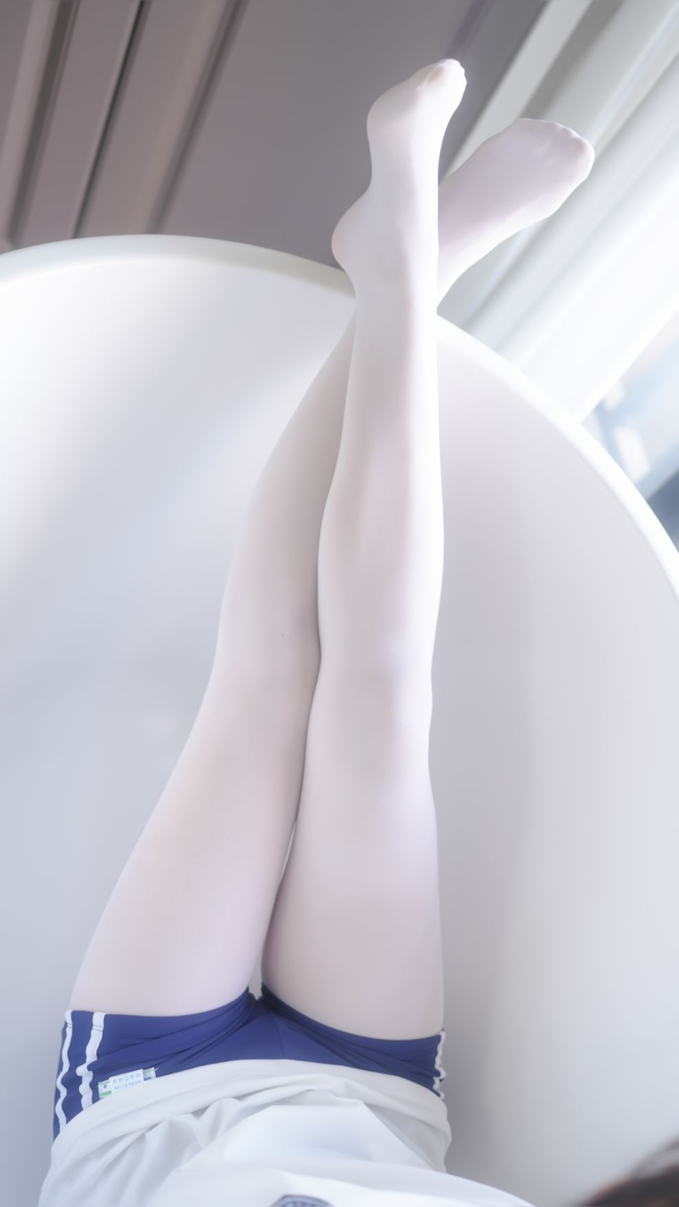 緊急企劃-小婕-校服白絲-R18 [65P1V-944M]