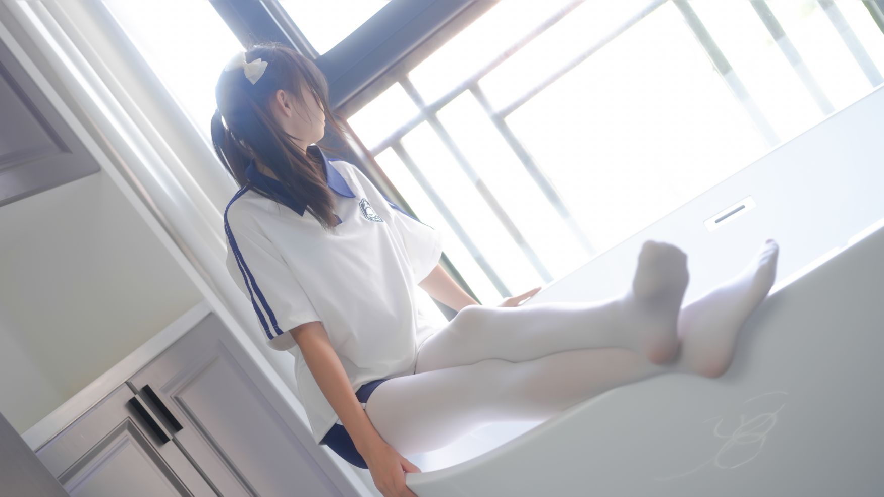 緊急企劃-小婕-校服白絲-R18 [65P1V-944M]