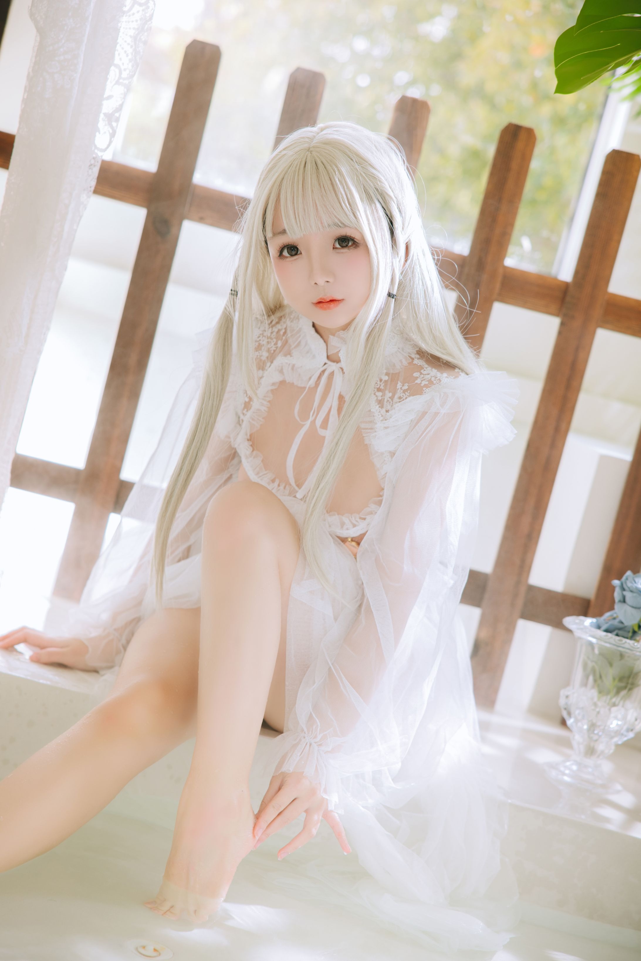 ニナキョウ 白いガーゼ衣 136P4V