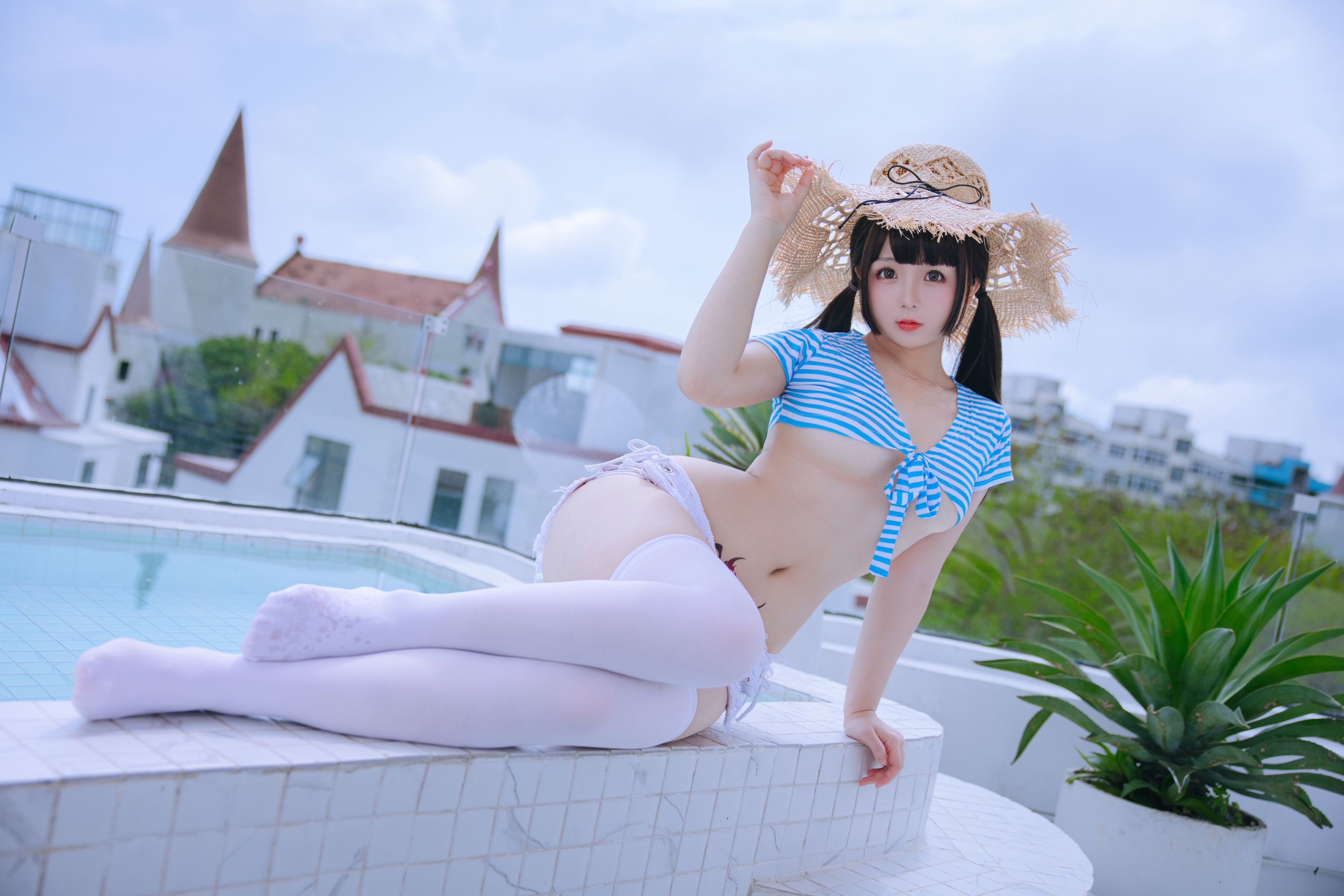 日奈嬌 藍白條 150P6V