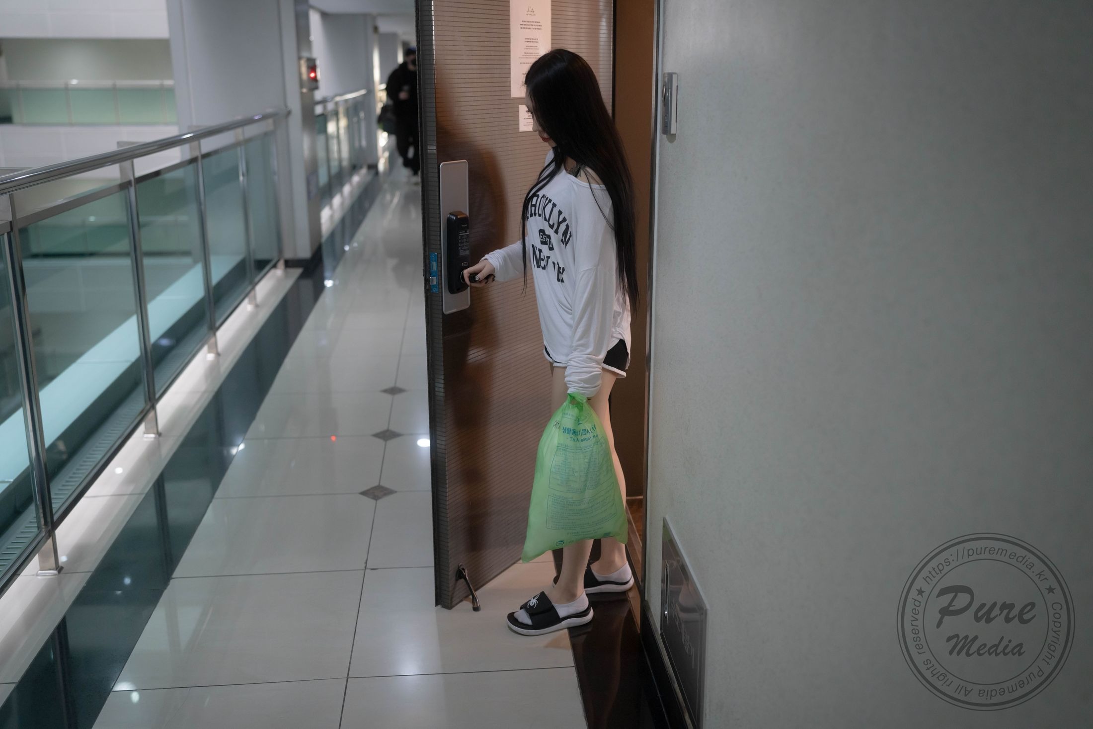 純媒體] 第231卷 延華 - 拜訪隔壁的女孩 64頁
