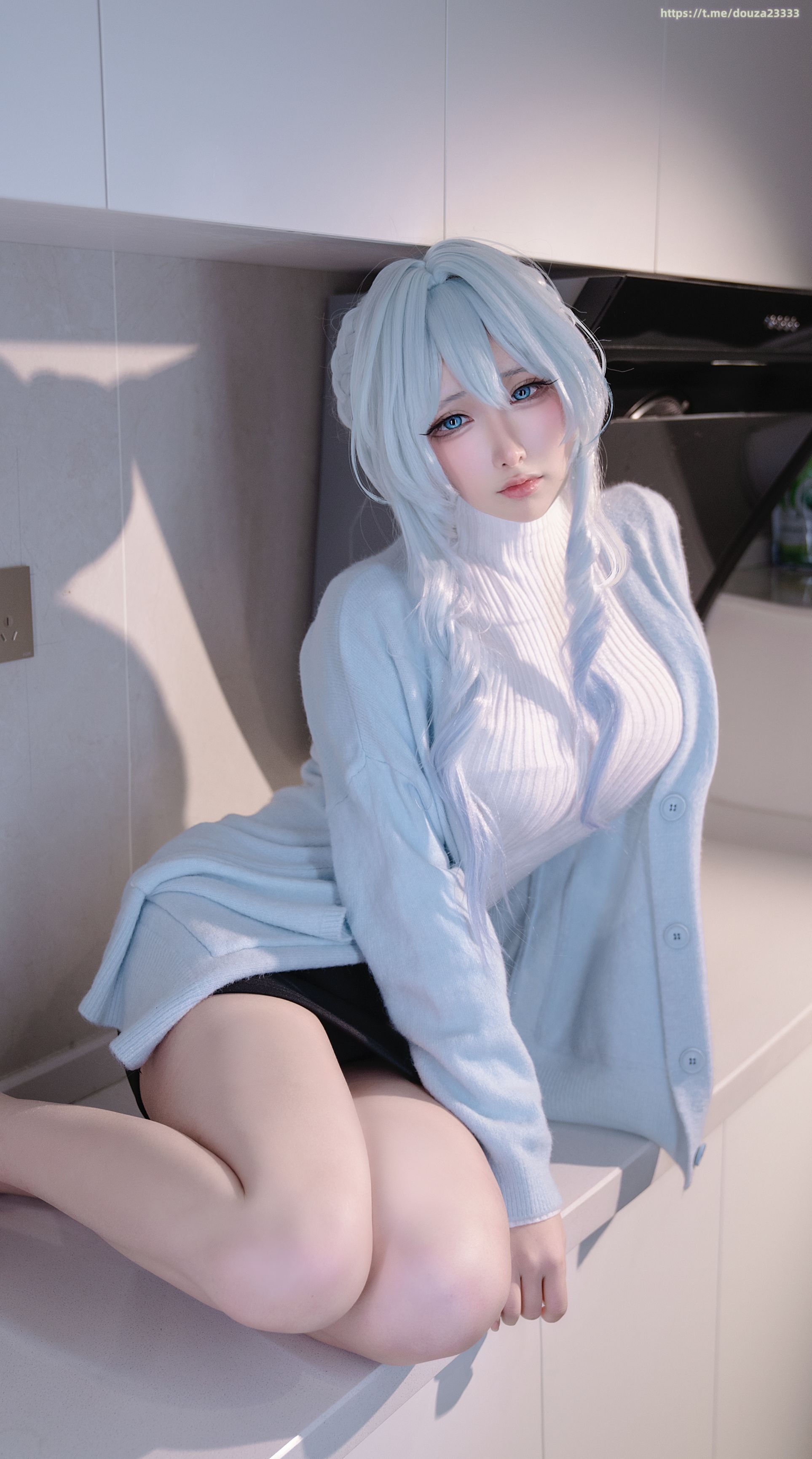 Ying Li Li, Snow Woman, 32P