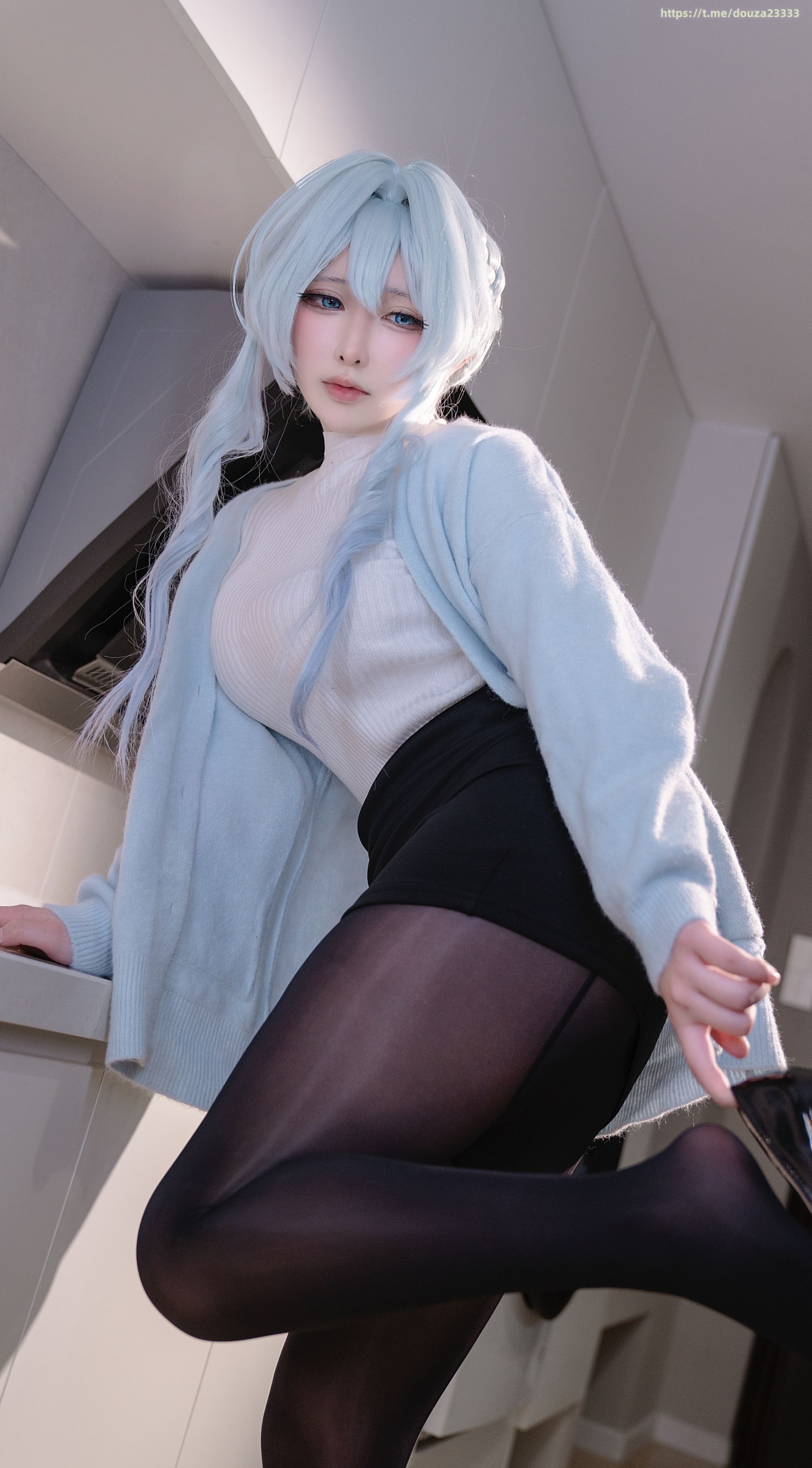 Ying Li Li, Snow Woman, 32P